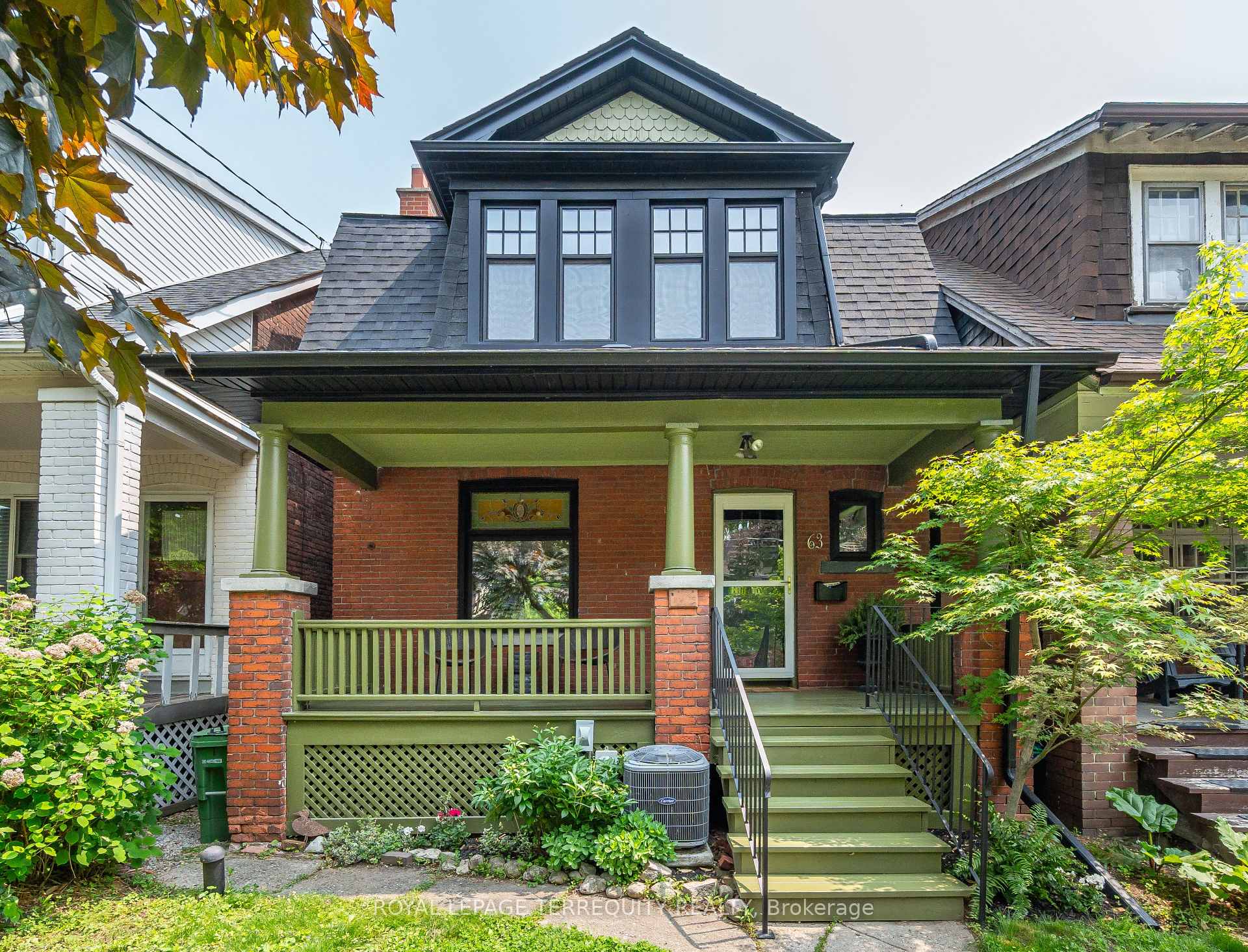 Photo 3 of 63 Lamb Avenue, Toronto, Greenwood-Coxwell — HOMEH