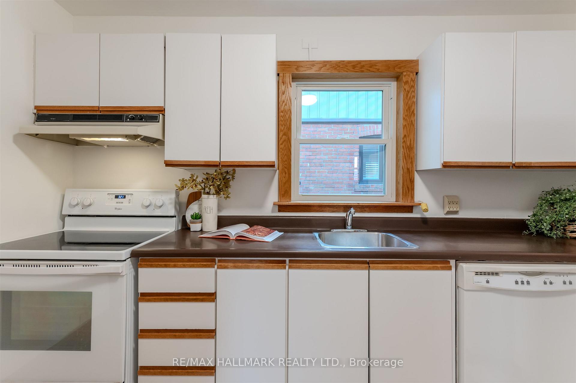 Photo 10 of 64 Denvale Road, Toronto, O'Connor-Parkview — HOMEH