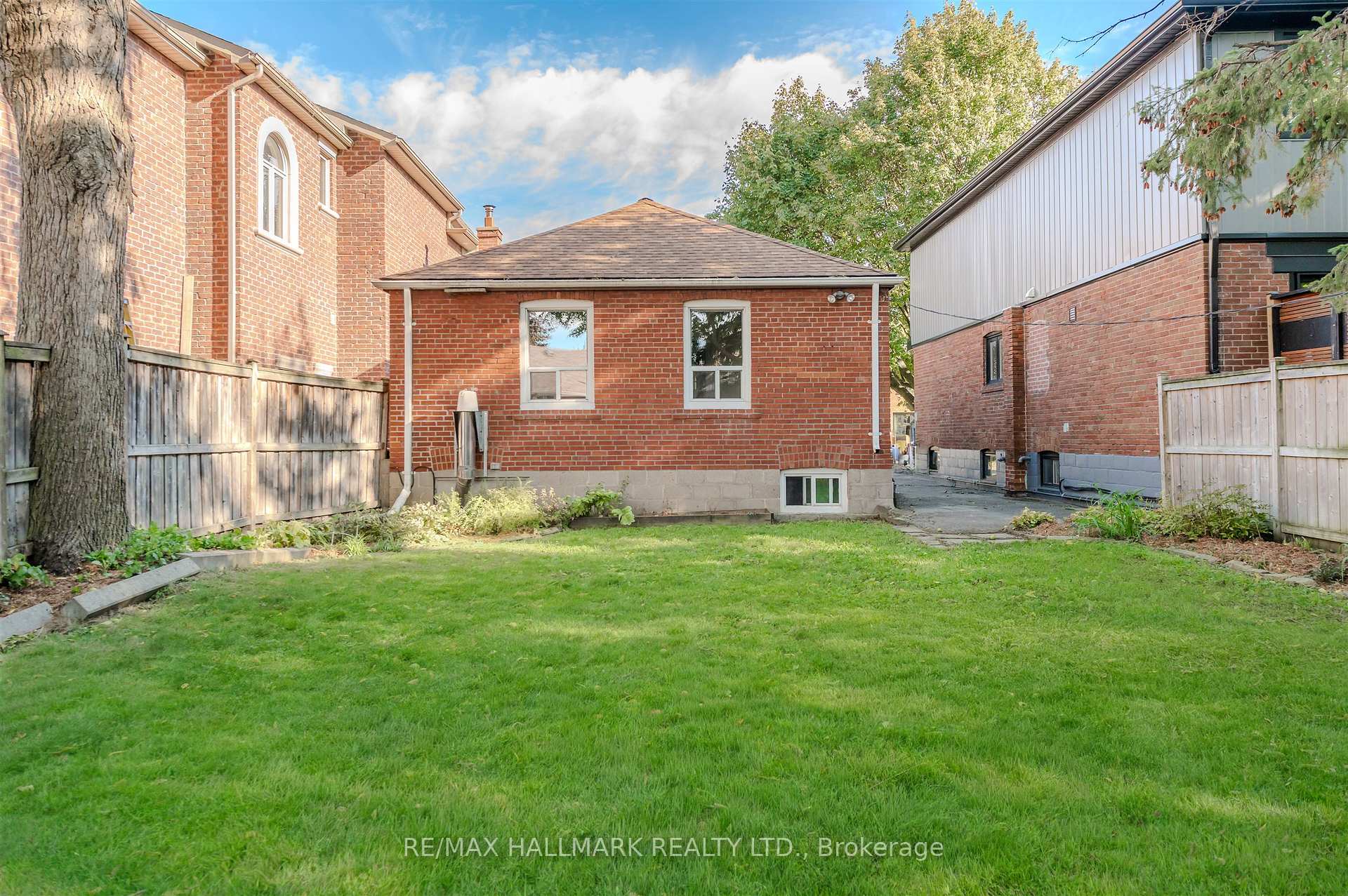 Photo 25 of 64 Denvale Road, Toronto, O'Connor-Parkview — HOMEH
