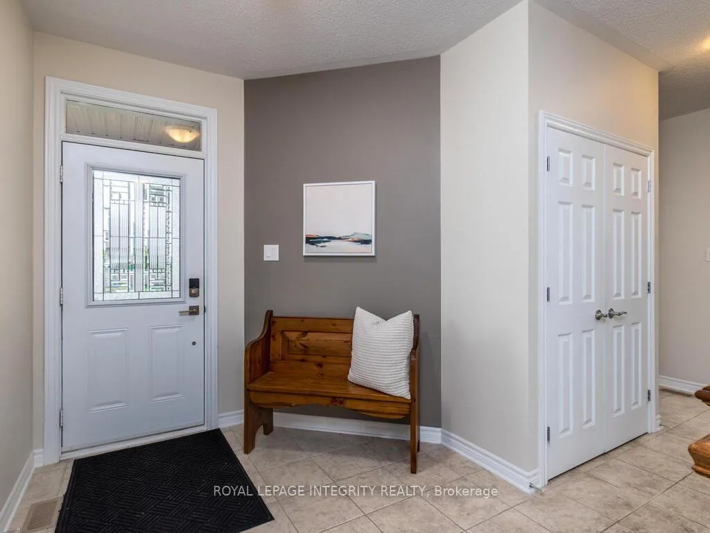 Photo 4 of 112 Elfin Grove, Ottawa, Kanata - Emerald Meadows/Trailwest — HOMEH