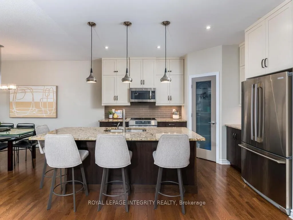 Photo 17 of 112 Elfin Grove, Ottawa, Kanata - Emerald Meadows/Trailwest — HOMEH