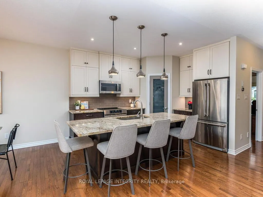 Photo 18 of 112 Elfin Grove, Ottawa, Kanata - Emerald Meadows/Trailwest — HOMEH