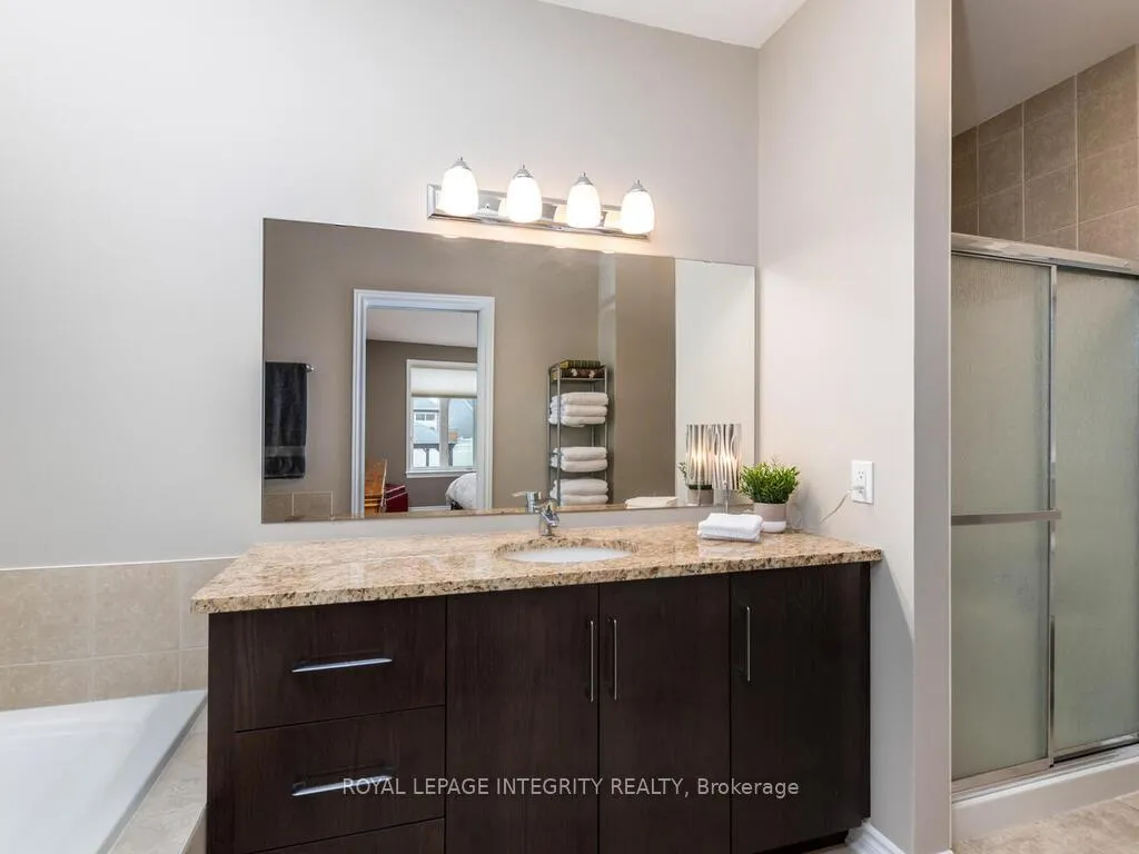 Photo 24 of 112 Elfin Grove, Ottawa, Kanata - Emerald Meadows/Trailwest — HOMEH