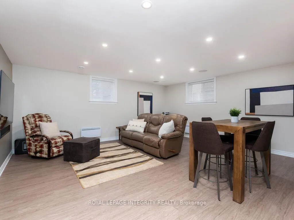 Photo 32 of 112 Elfin Grove, Ottawa, Kanata - Emerald Meadows/Trailwest — HOMEH
