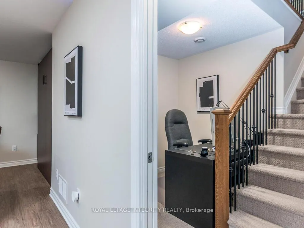 Photo 36 of 112 Elfin Grove, Ottawa, Kanata - Emerald Meadows/Trailwest — HOMEH