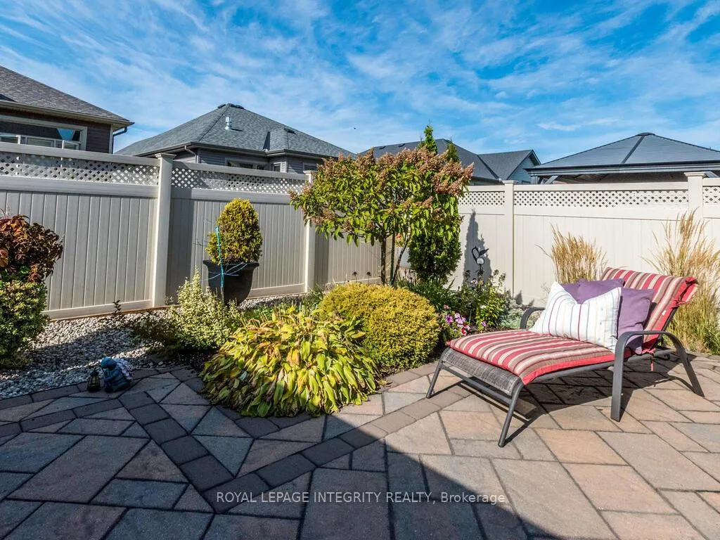 Photo 37 of 112 Elfin Grove, Ottawa, Kanata - Emerald Meadows/Trailwest — HOMEH