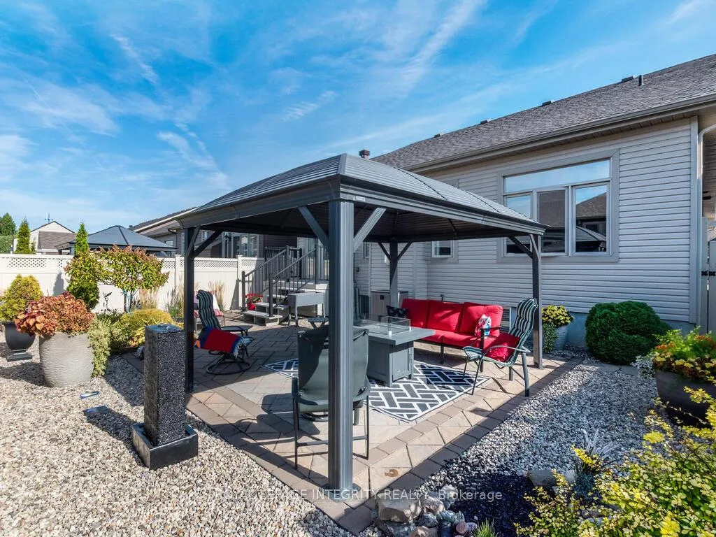 Photo 39 of 112 Elfin Grove, Ottawa, Kanata - Emerald Meadows/Trailwest — HOMEH