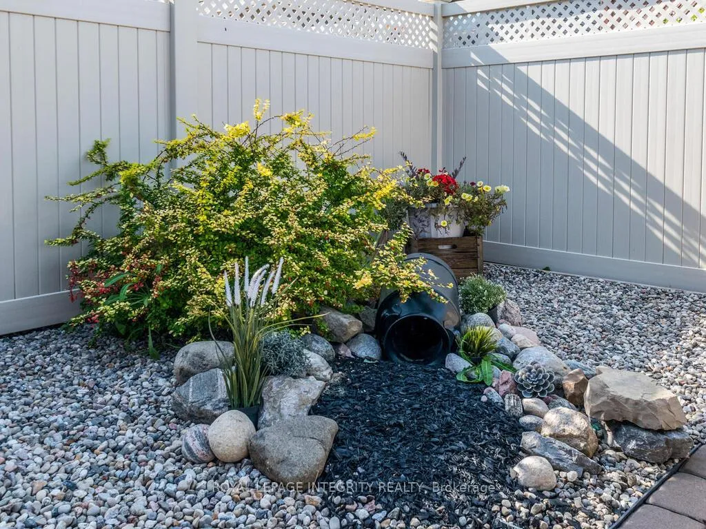 Photo 41 of 112 Elfin Grove, Ottawa, Kanata - Emerald Meadows/Trailwest — HOMEH