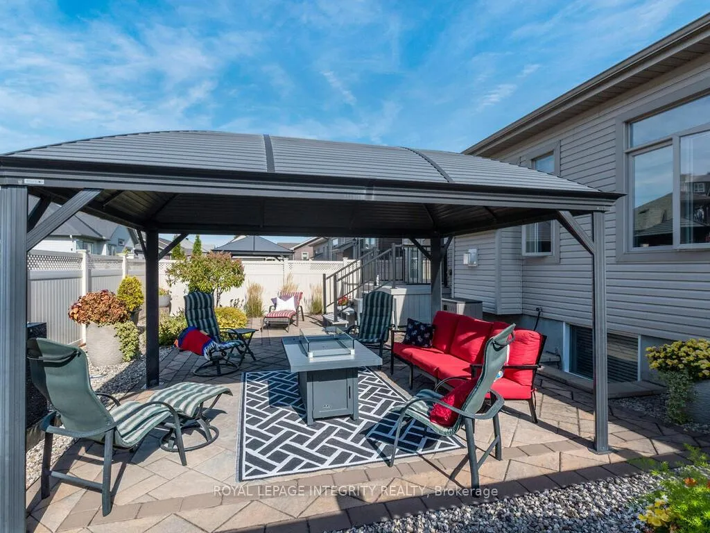 Photo 42 of 112 Elfin Grove, Ottawa, Kanata - Emerald Meadows/Trailwest — HOMEH