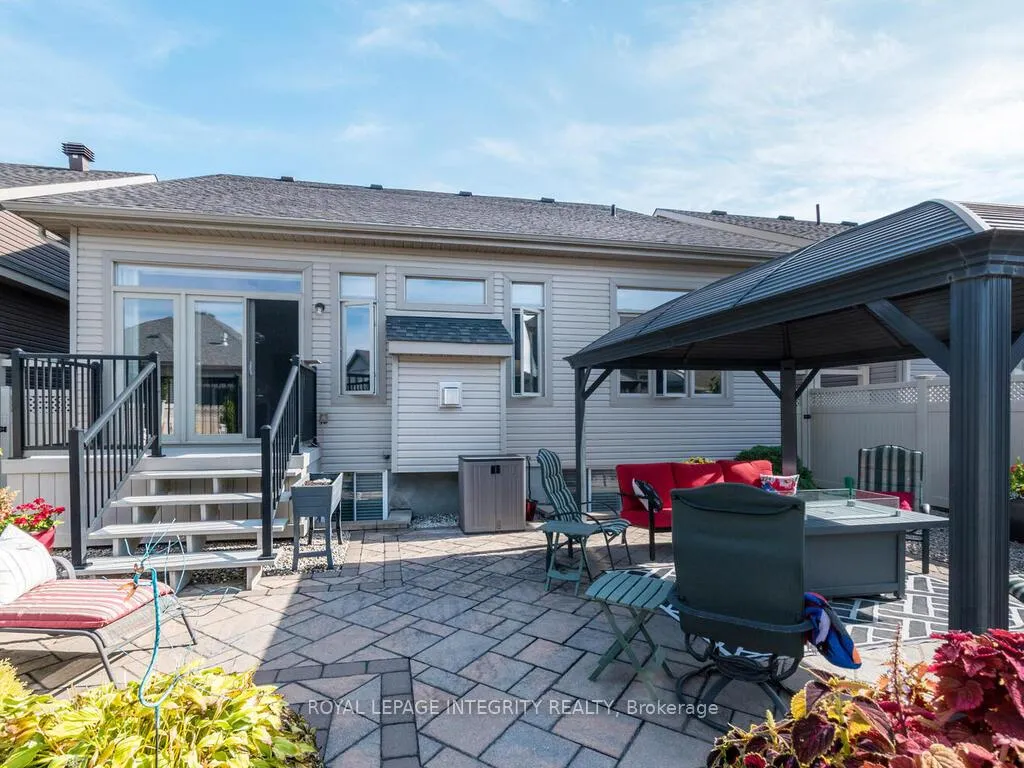 Photo 43 of 112 Elfin Grove, Ottawa, Kanata - Emerald Meadows/Trailwest — HOMEH