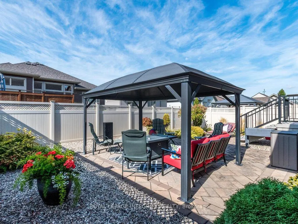 Photo 46 of 112 Elfin Grove, Ottawa, Kanata - Emerald Meadows/Trailwest — HOMEH