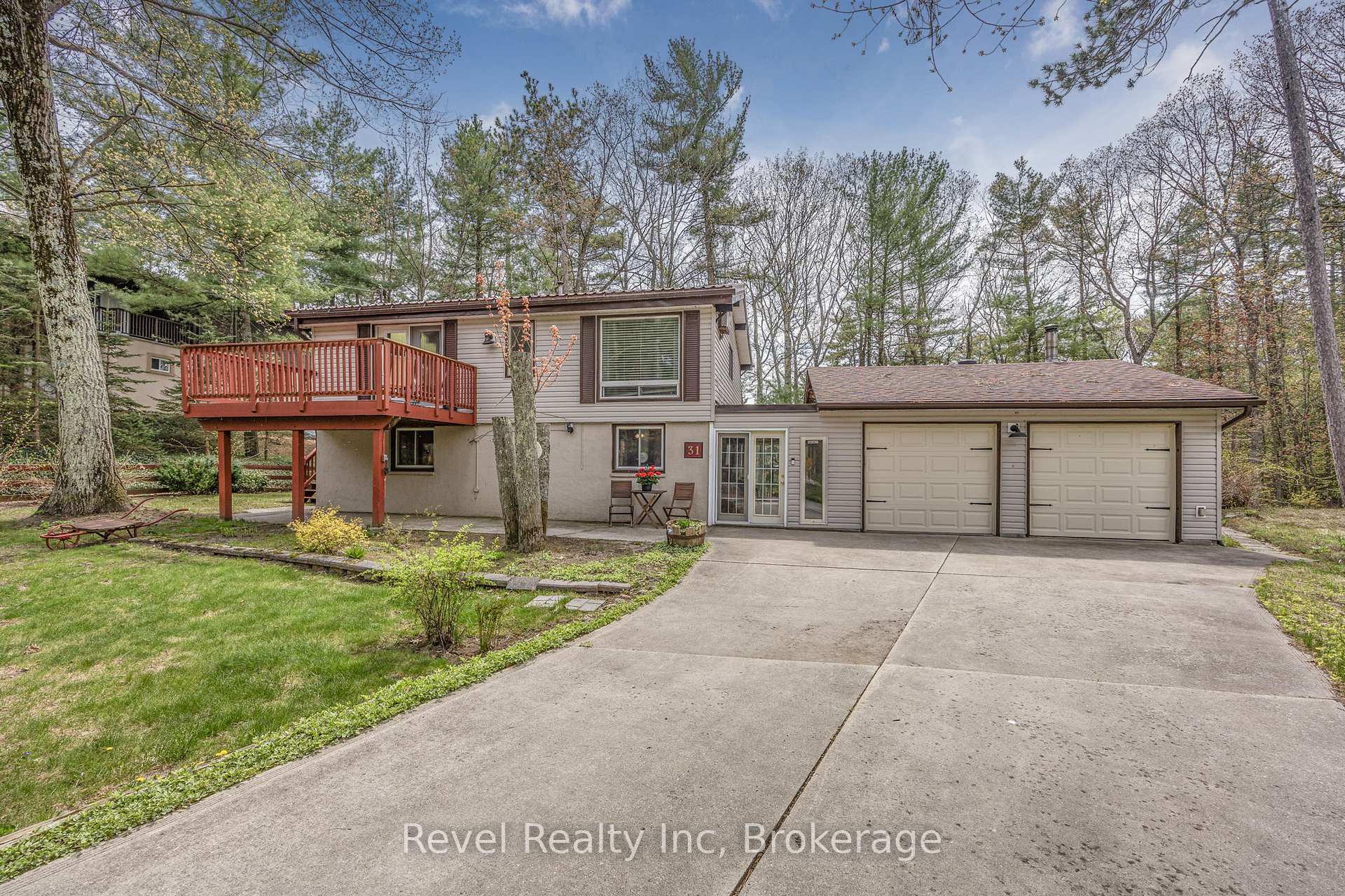 Front of 31 Desroches Trail