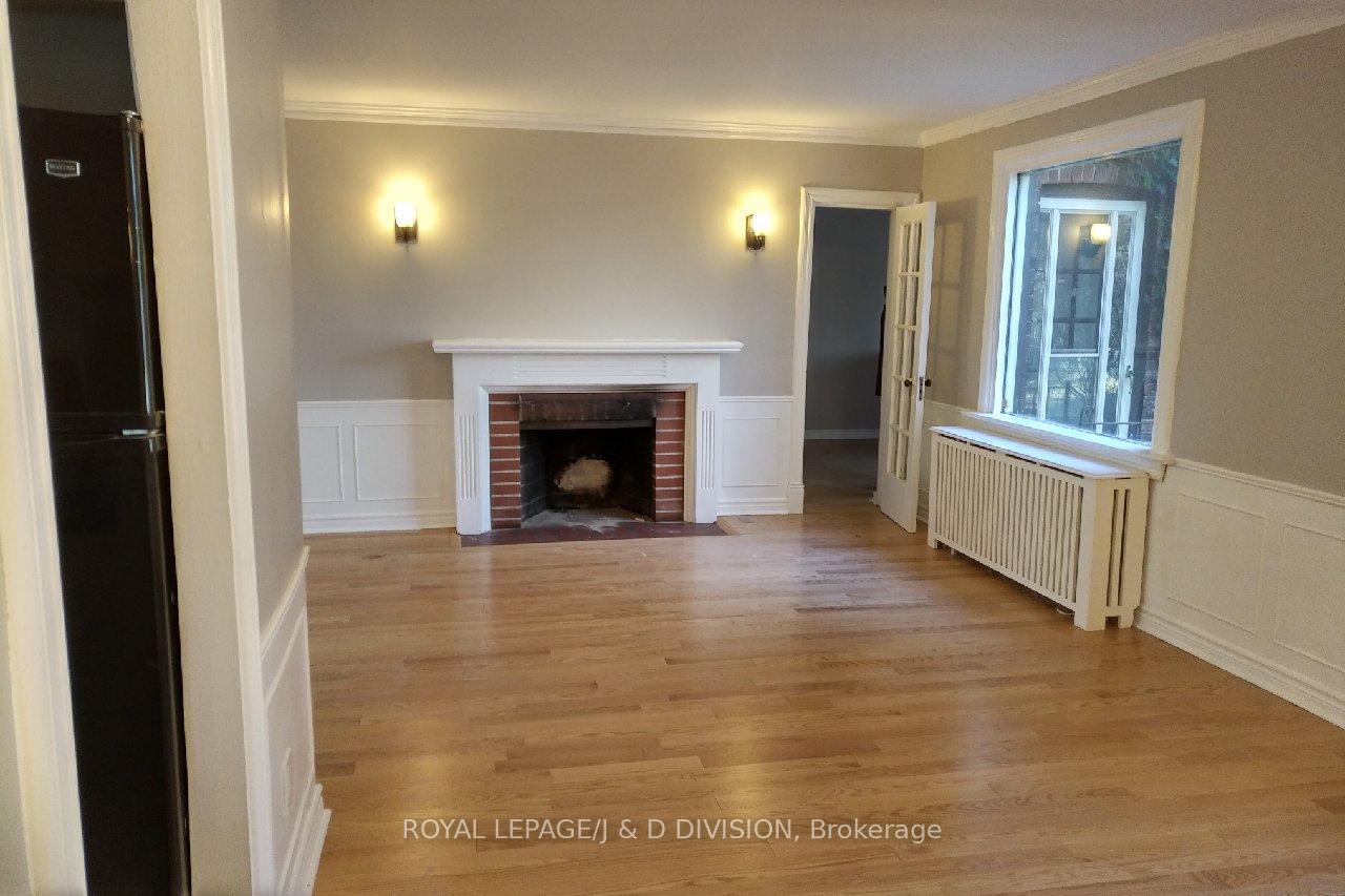 Photo 3 of 18 Beechwood Crescent, Toronto, Broadview North — HOMEH