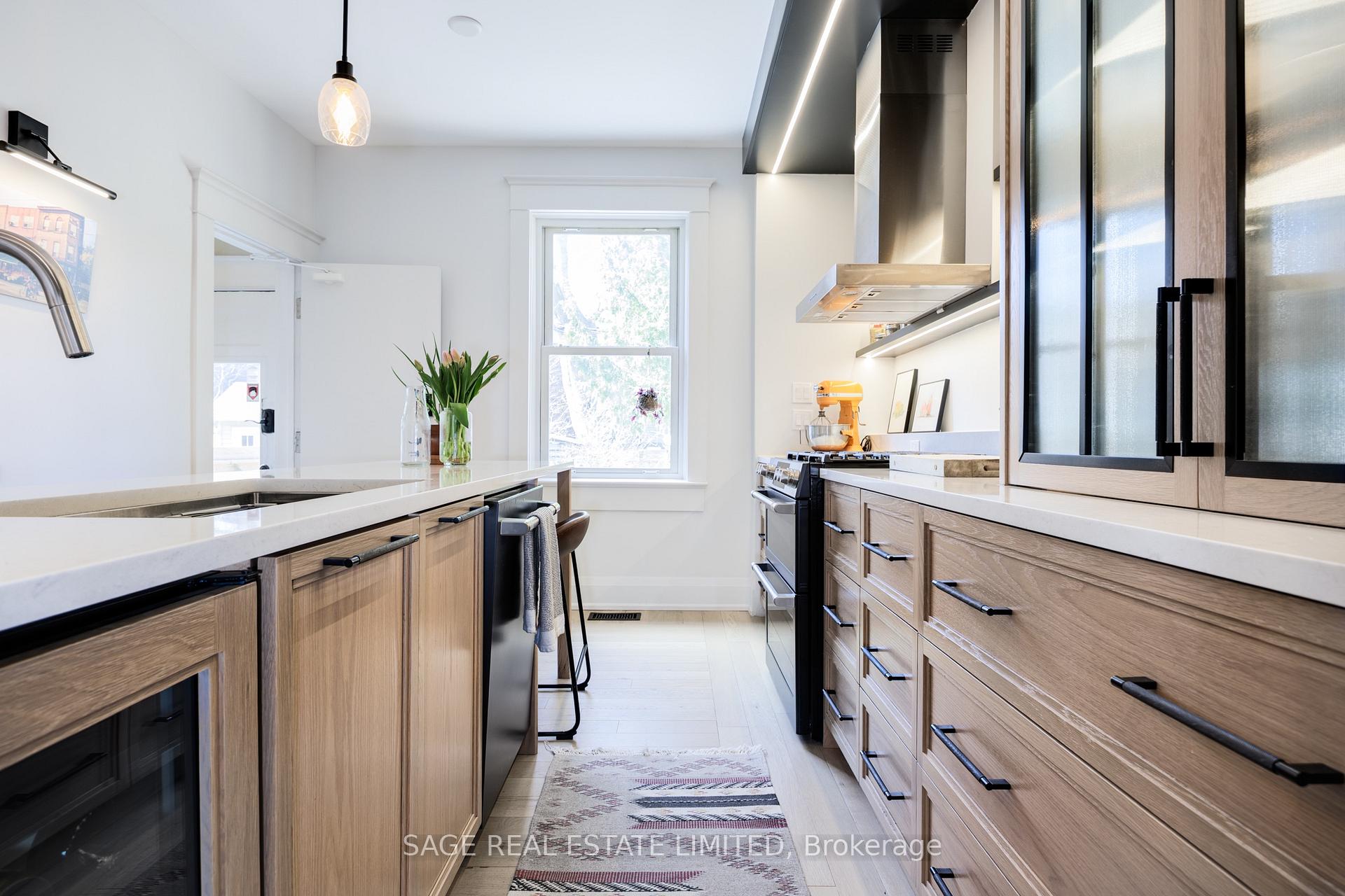 Photo 10 of 184 Parkmount Road, Toronto, Greenwood-Coxwell — HOMEH