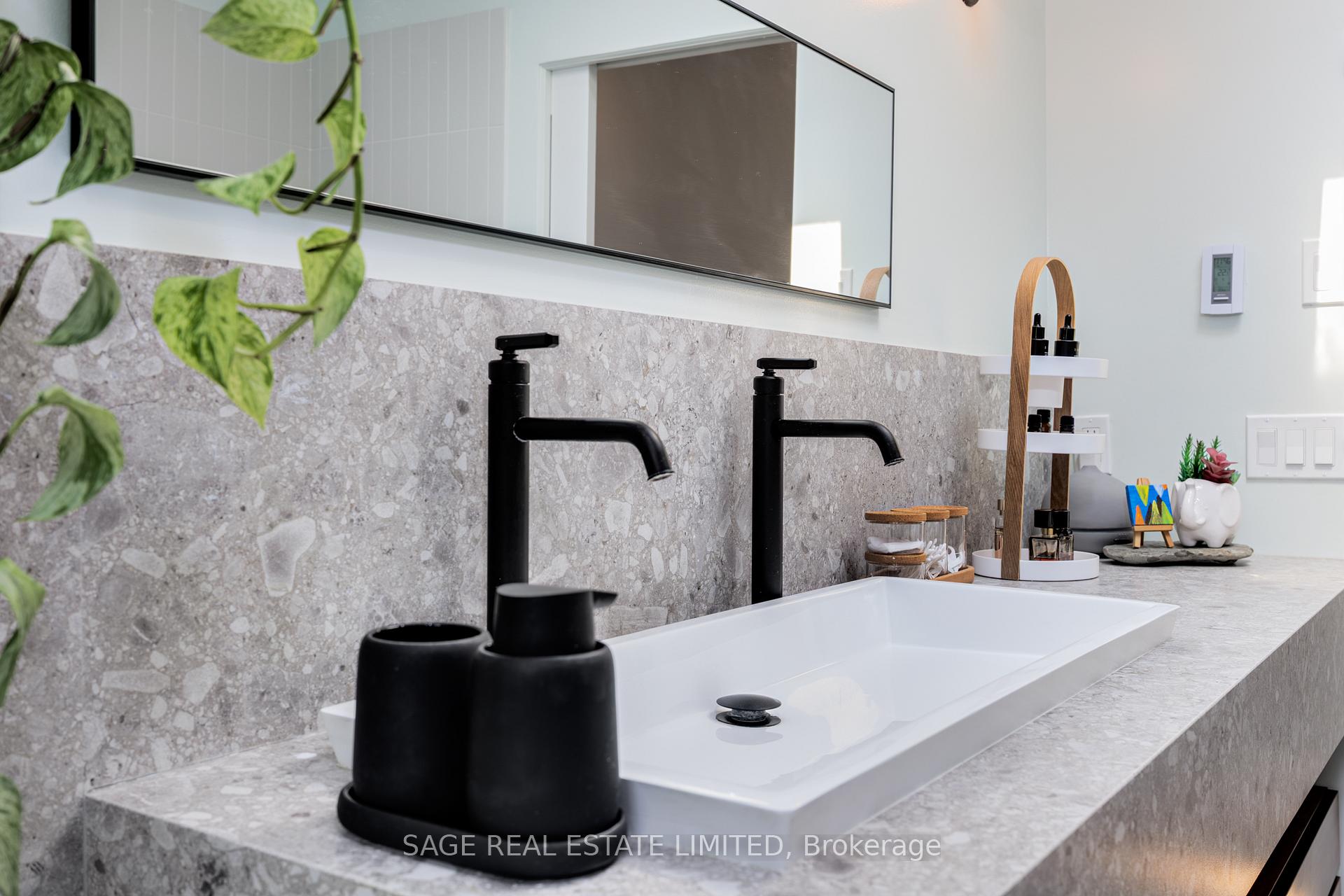 Photo 23 of 184 Parkmount Road, Toronto, Greenwood-Coxwell — HOMEH