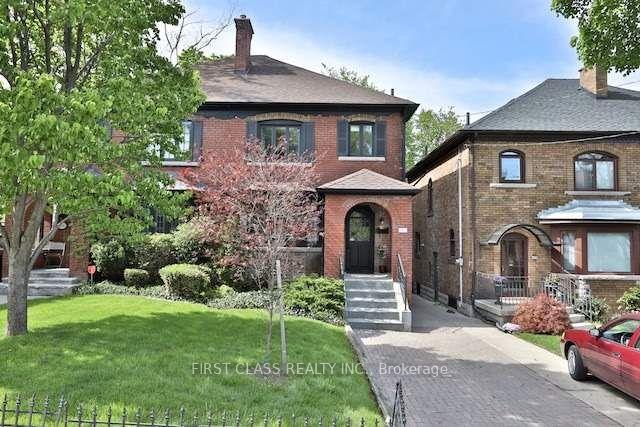 Front of 262 Castlefield Avenue