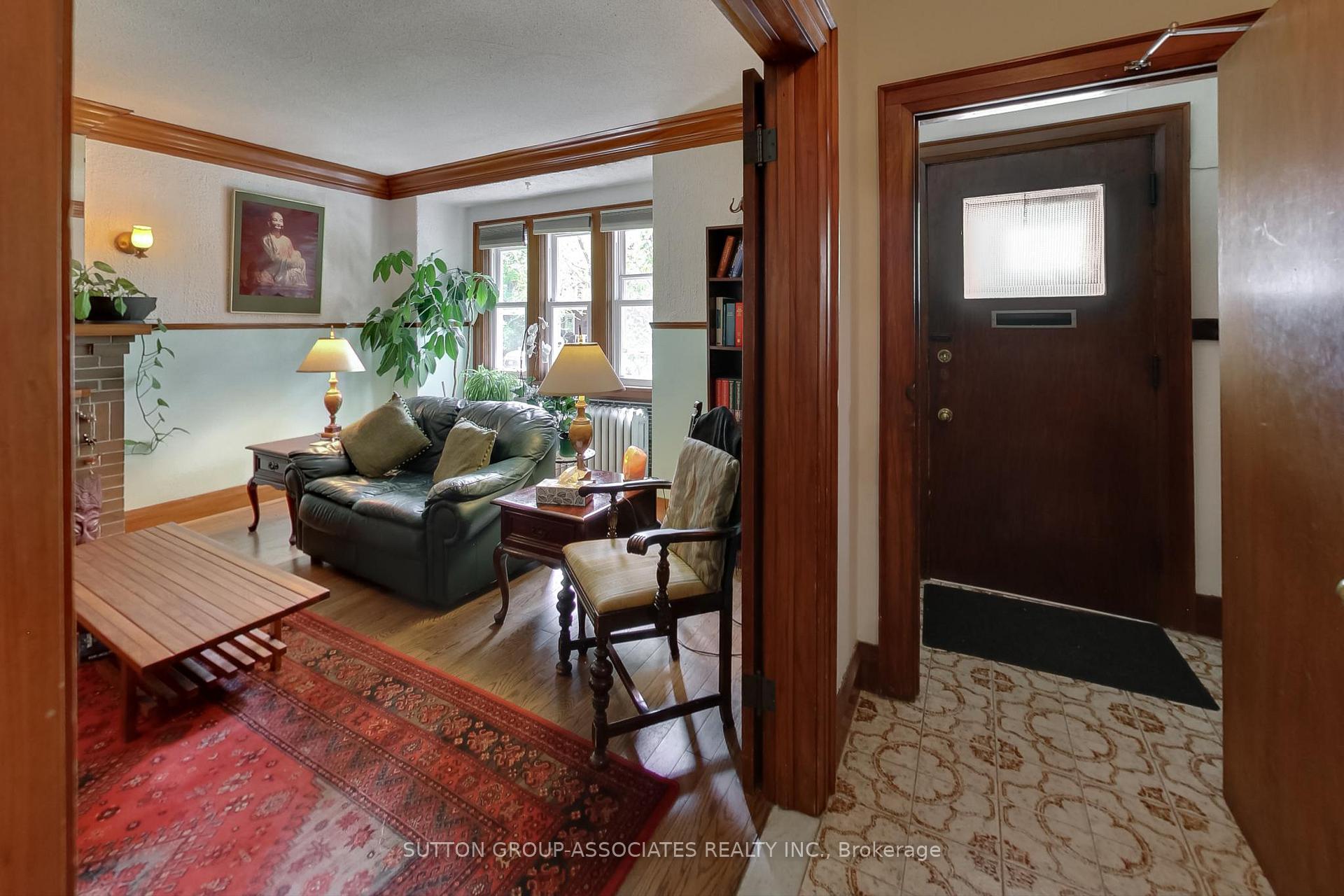 Photo 3 of 47 Robina Avenue, Toronto, Oakwood Village — HOMEH