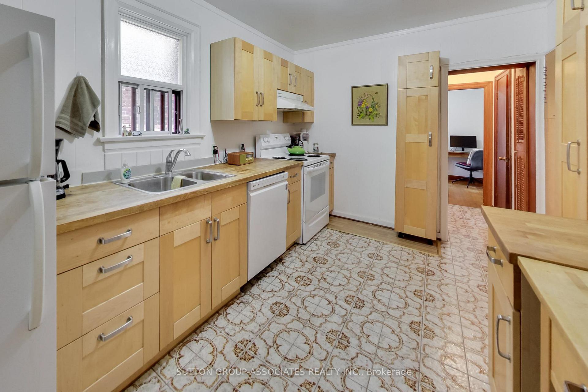 Photo 10 of 47 Robina Avenue, Toronto, Oakwood Village — HOMEH