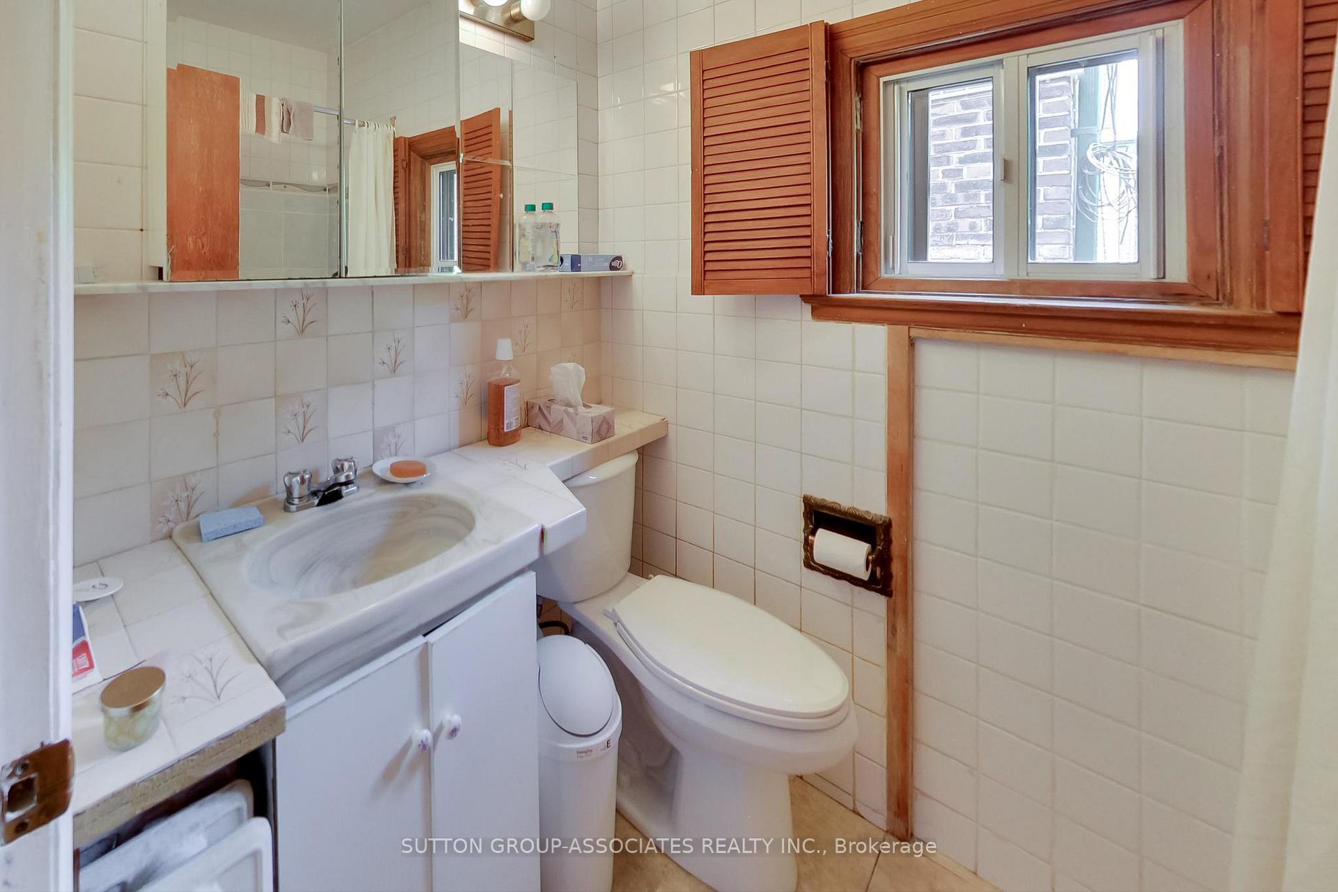 Photo 13 of 47 Robina Avenue, Toronto, Oakwood Village — HOMEH