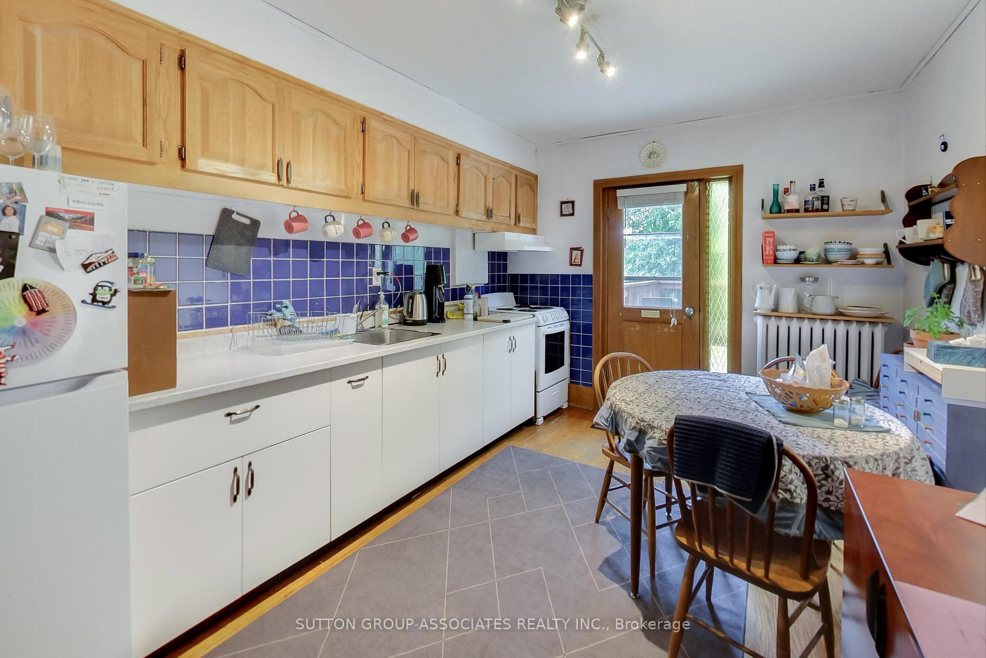 Photo 23 of 47 Robina Avenue, Toronto, Oakwood Village — HOMEH