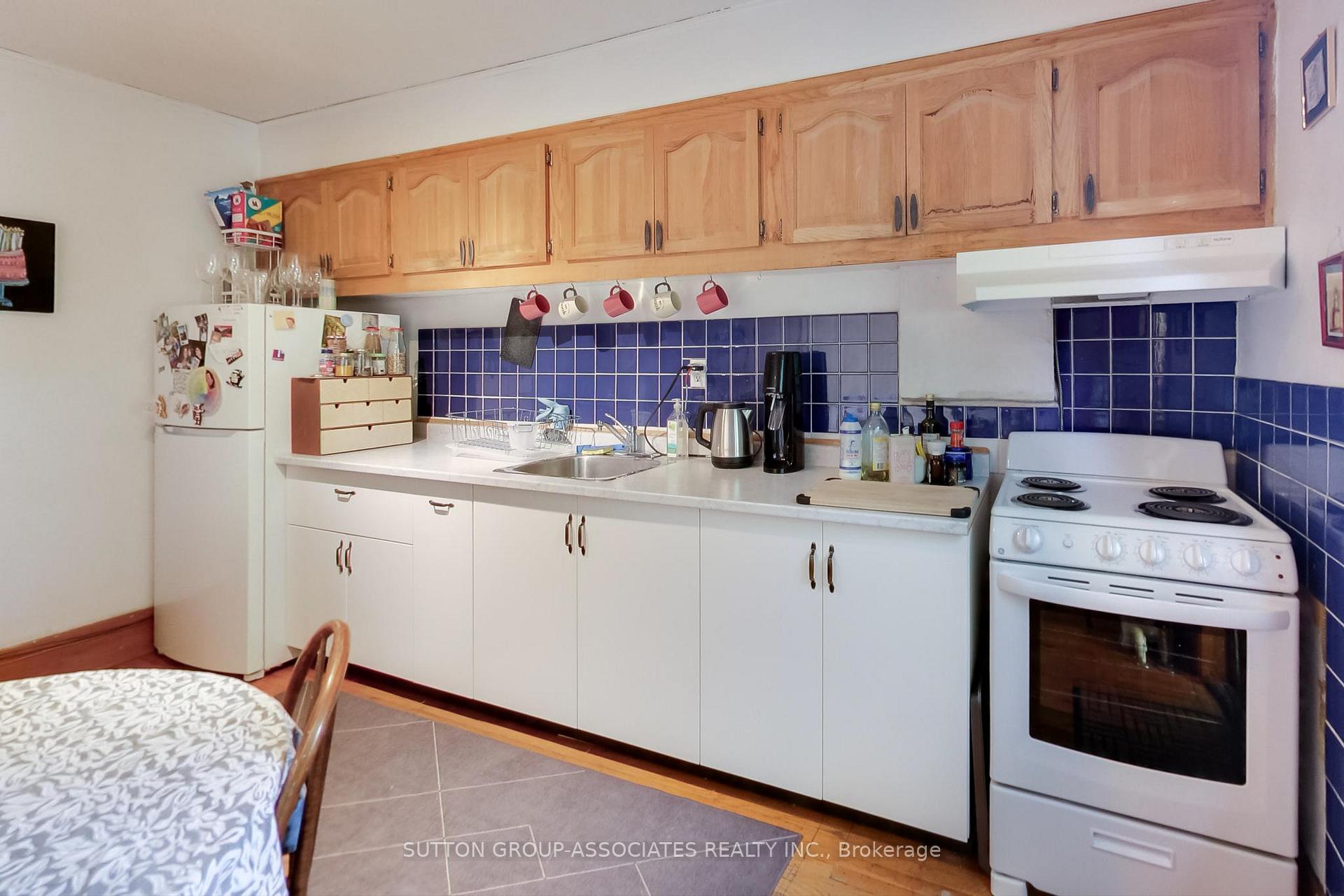 Photo 24 of 47 Robina Avenue, Toronto, Oakwood Village — HOMEH