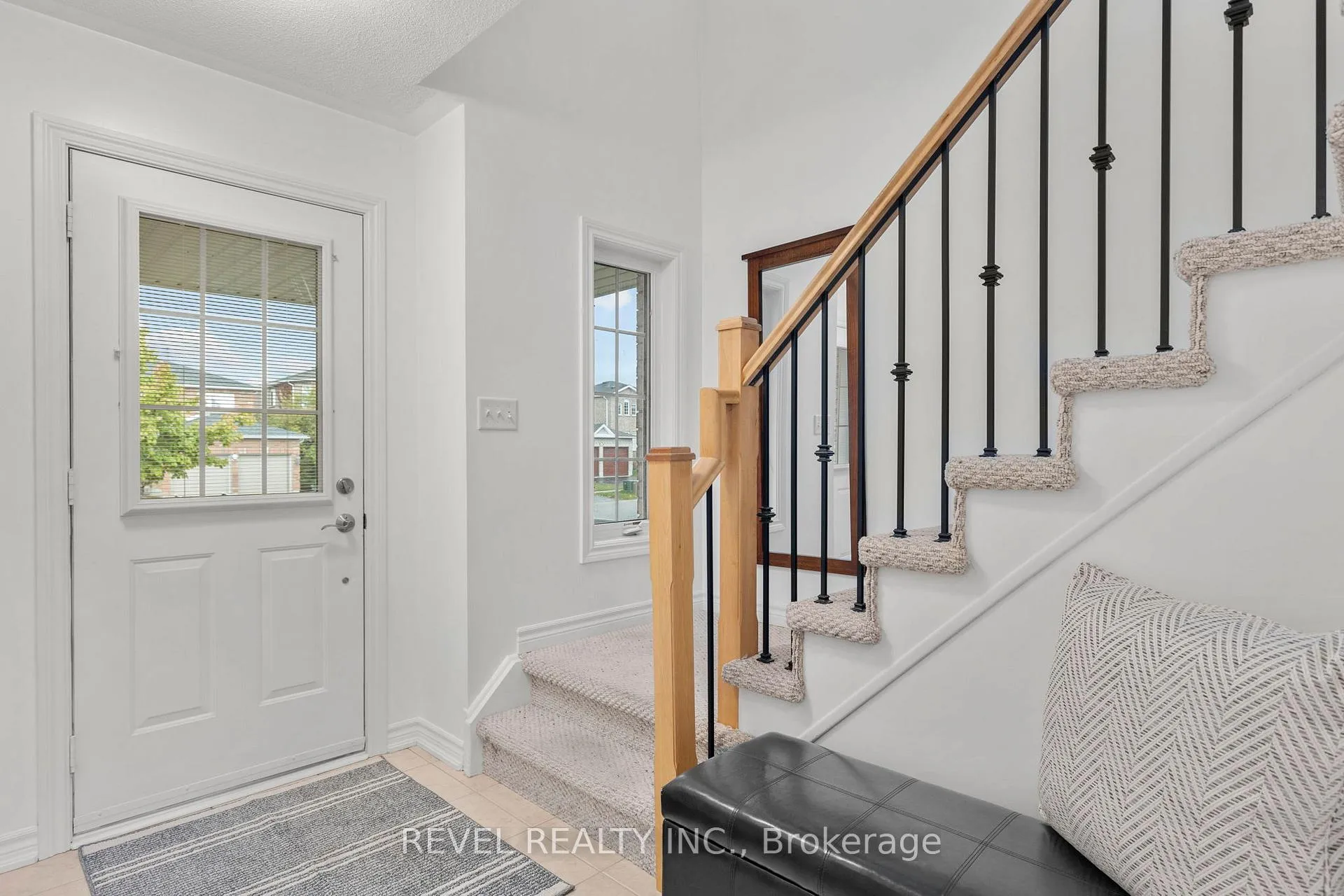 Photo 5 of 75 Bird Street, Barrie, Edgehill Drive — HOMEH