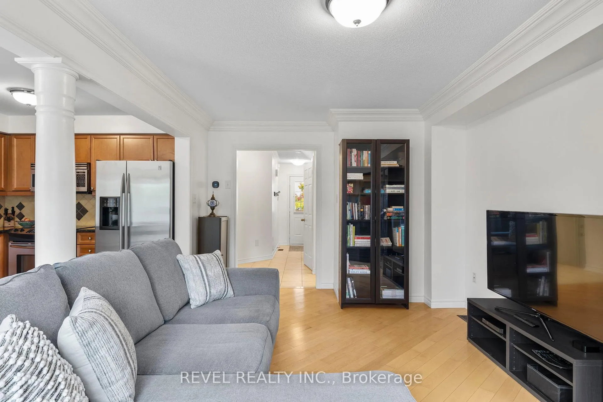 Photo 7 of 75 Bird Street, Barrie, Edgehill Drive — HOMEH