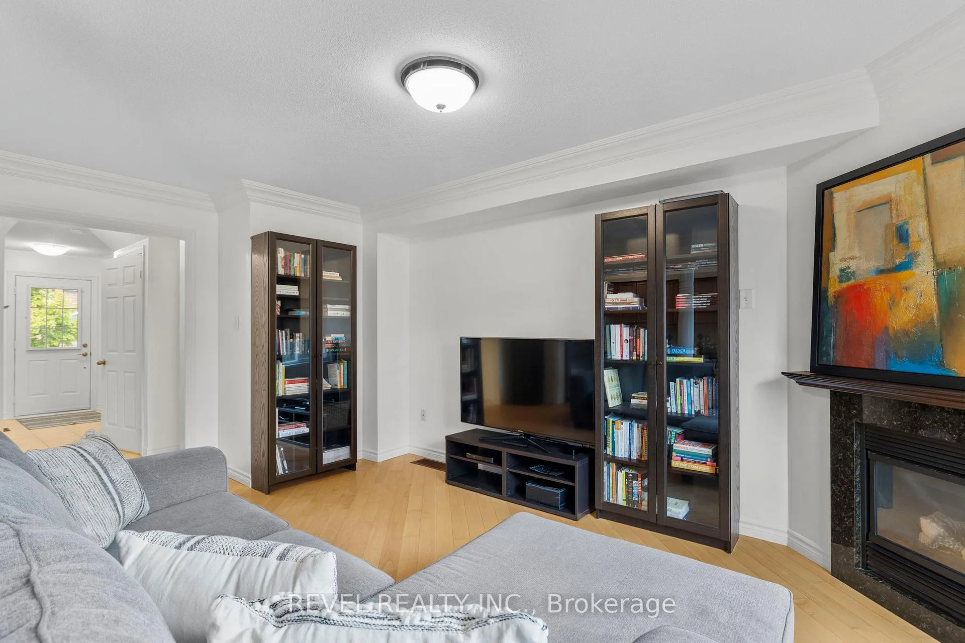 Photo 8 of 75 Bird Street, Barrie, Edgehill Drive — HOMEH