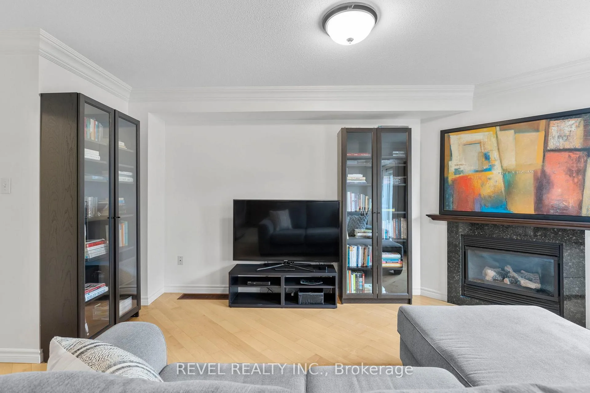 Photo 9 of 75 Bird Street, Barrie, Edgehill Drive — HOMEH