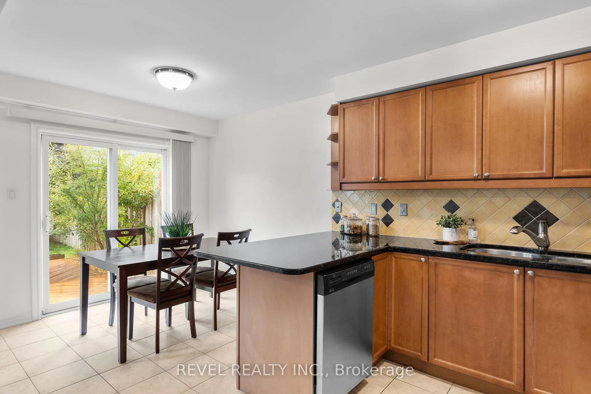 Photo 15 of 75 Bird Street, Barrie, Edgehill Drive — HOMEH