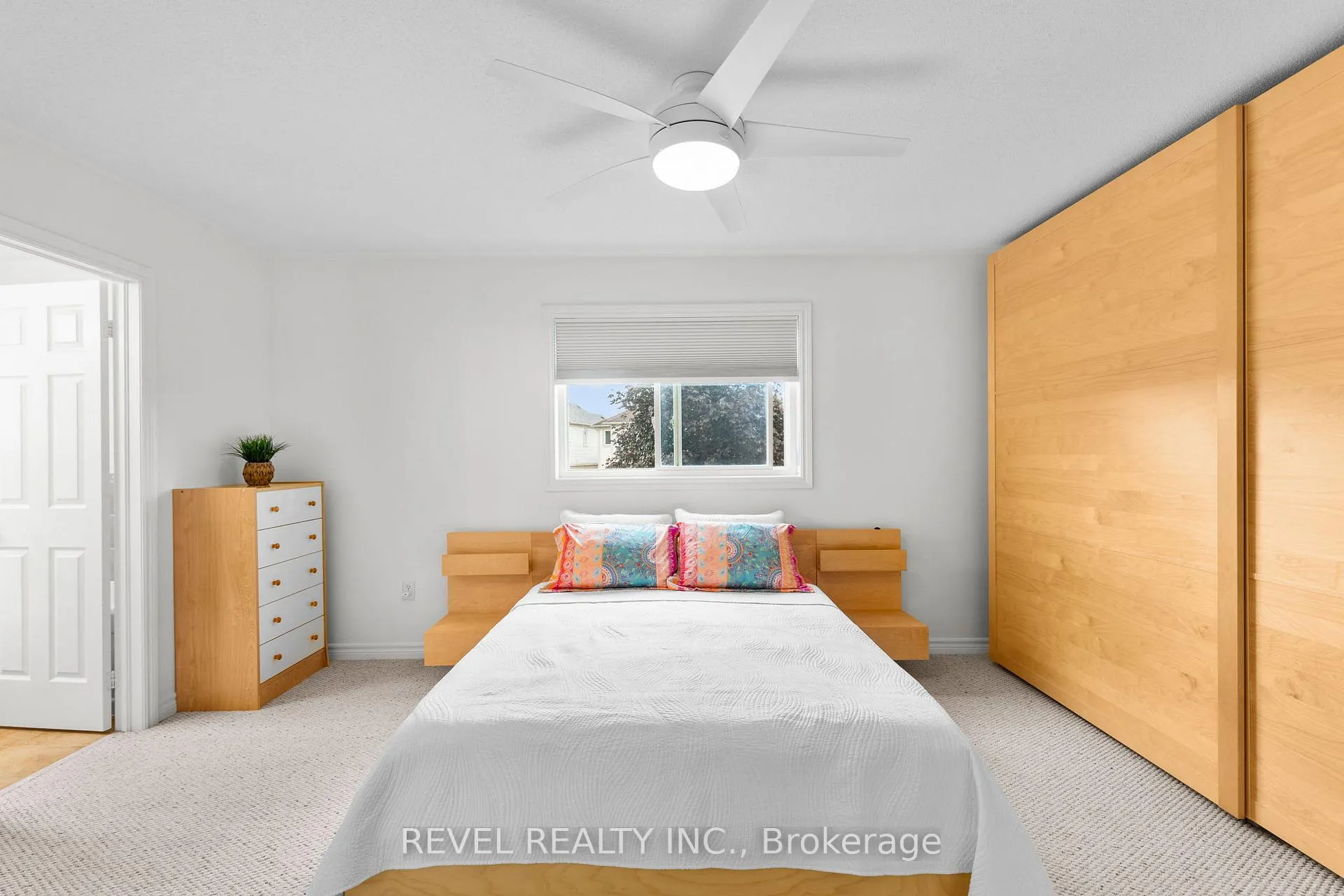 Photo 19 of 75 Bird Street, Barrie, Edgehill Drive — HOMEH