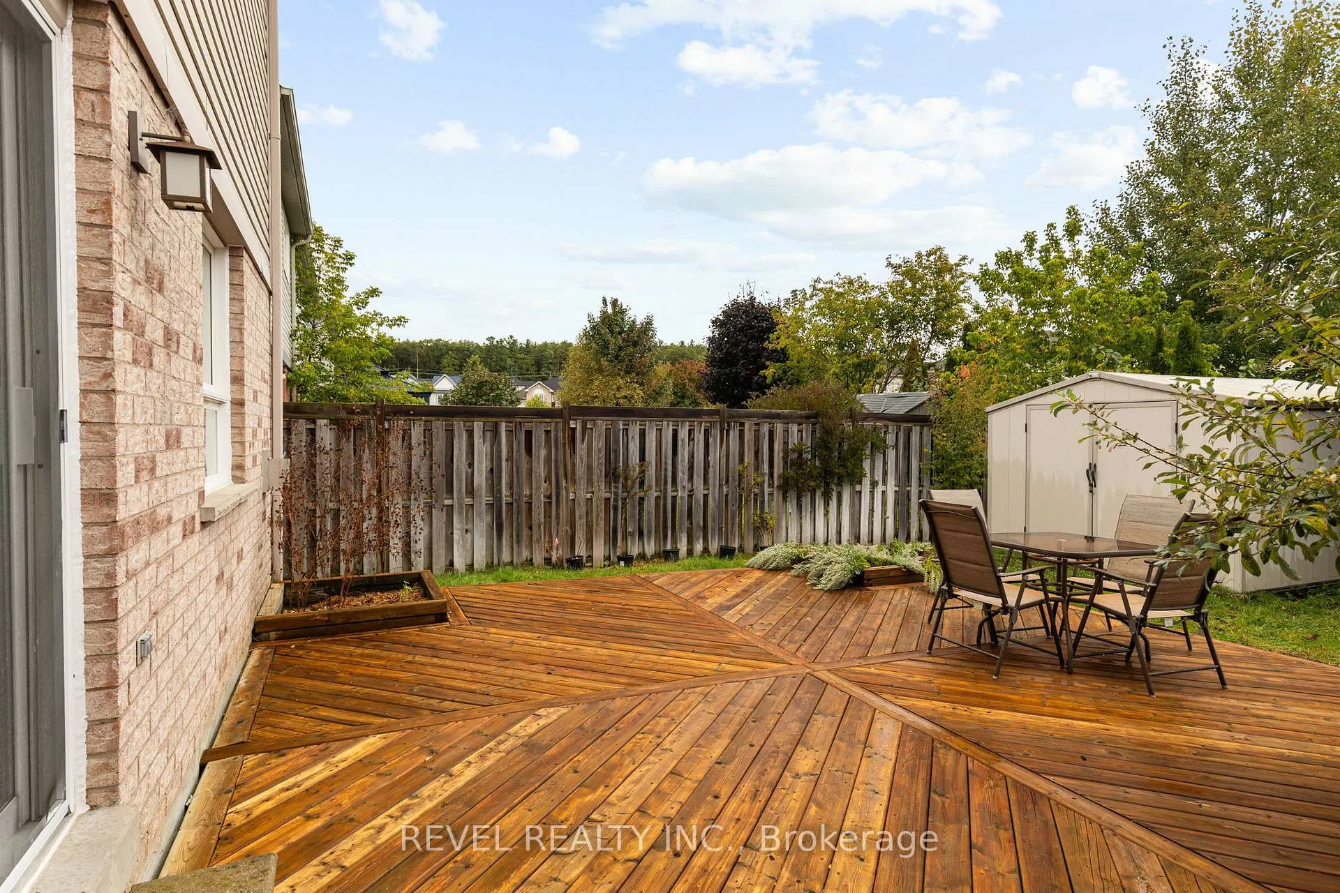 Photo 33 of 75 Bird Street, Barrie, Edgehill Drive — HOMEH