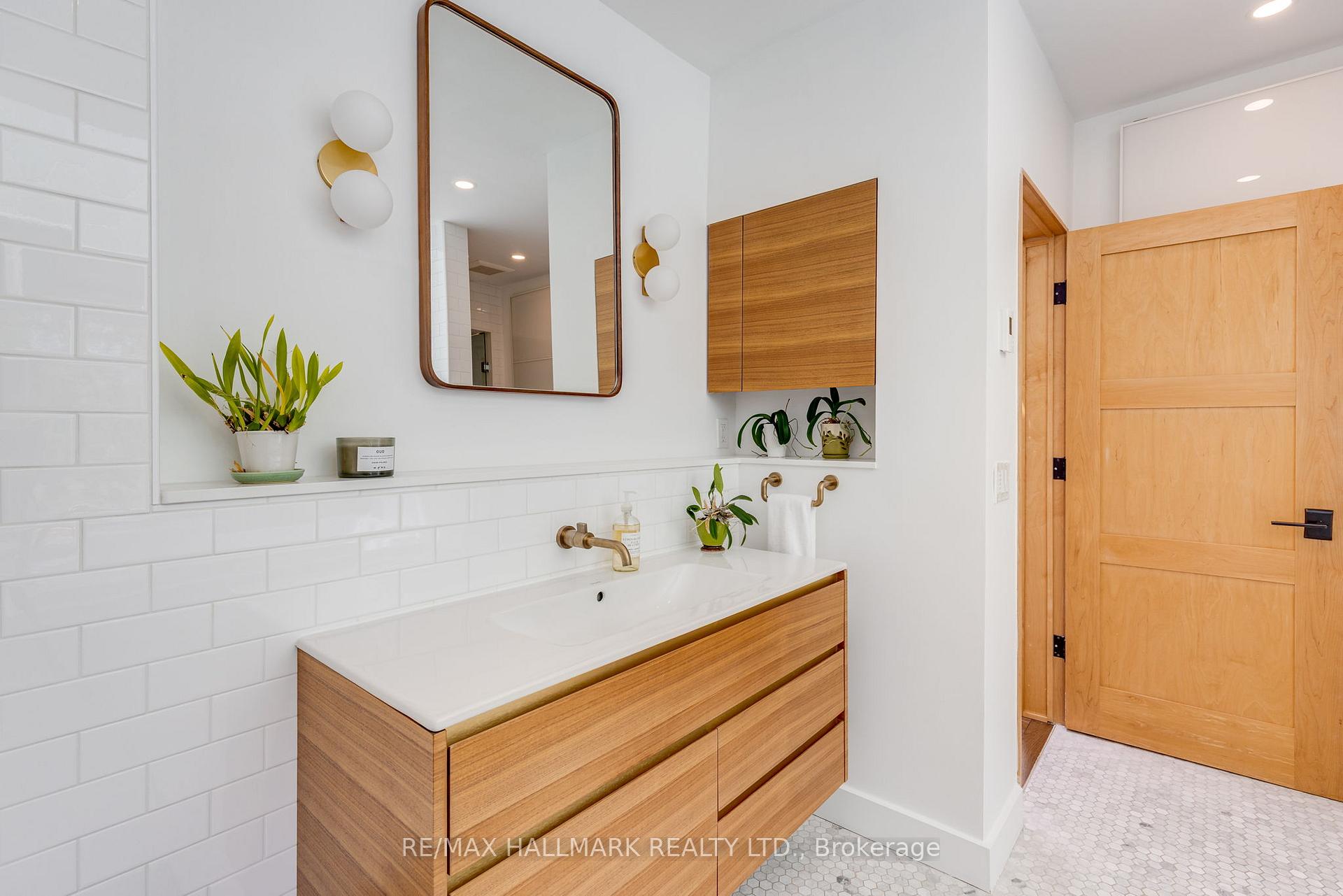 Photo 24 of 57 Ravina Crescent, Toronto, Blake-Jones — HOMEH