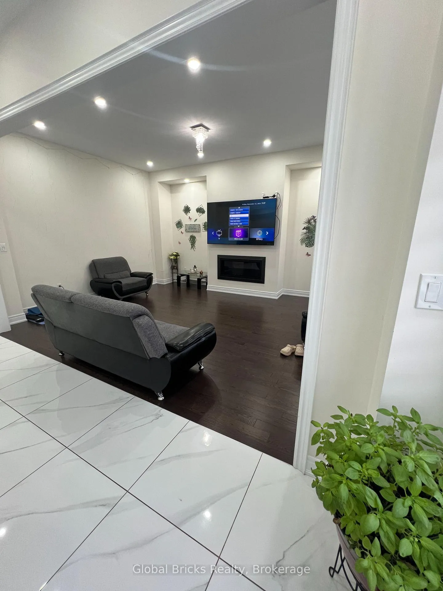 Photo 8 of 34 Dairymaid Road, Brampton, Northwest Brampton — HOMEH