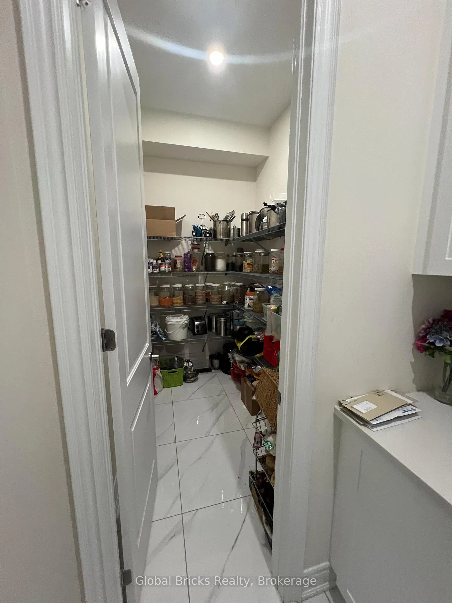 Photo 14 of 34 Dairymaid Road, Brampton, Northwest Brampton — HOMEH