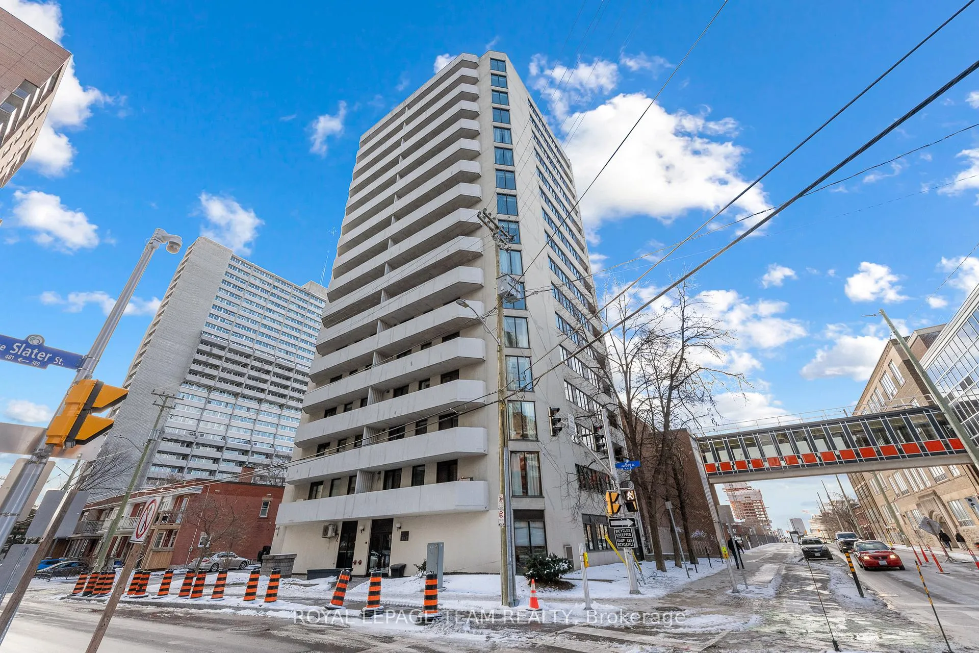 Front of Unit 901, 200 Bay Street