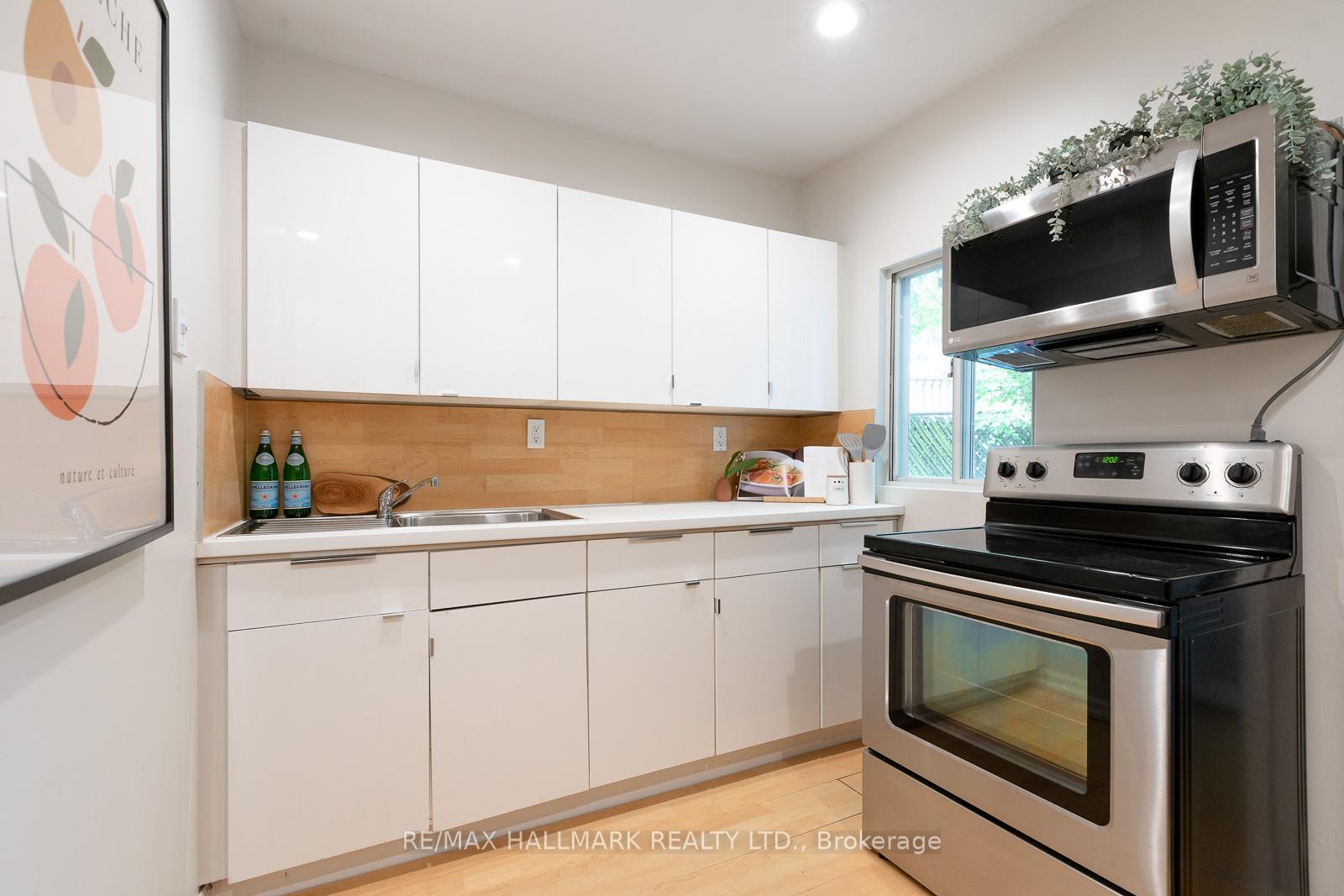 Photo 16 of 20 Walpole Avenue, Toronto, Greenwood-Coxwell — HOMEH