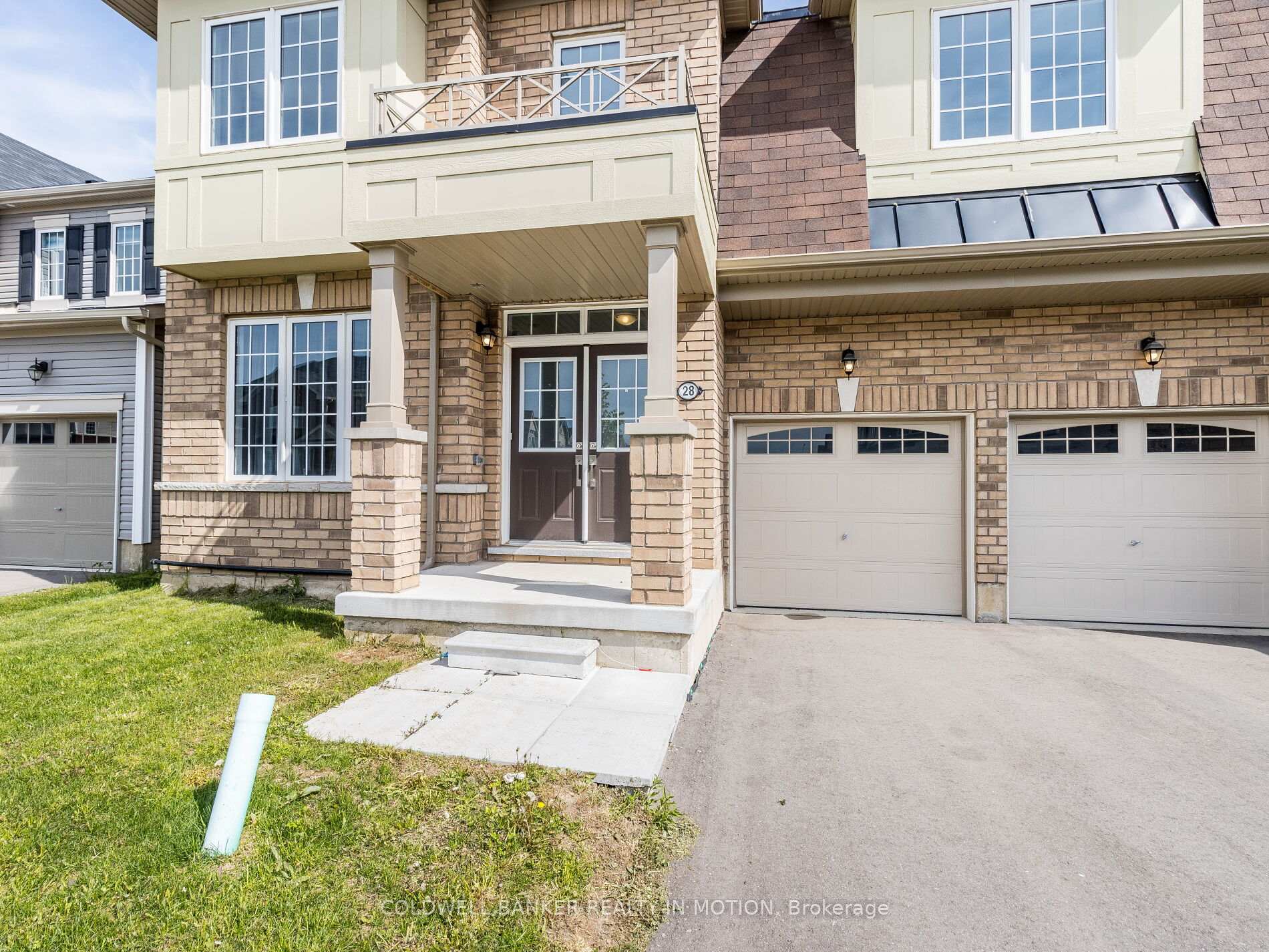 Photo 2 of 28 Esther Crescent W, Thorold, Hurricane/Merrittville — HOMEH