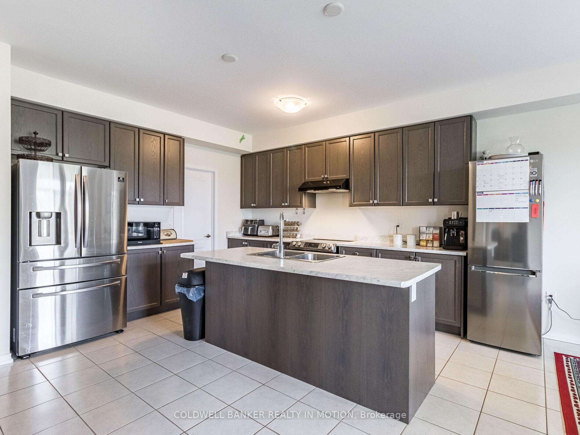 Photo 9 of 28 Esther Crescent W, Thorold, Hurricane/Merrittville — HOMEH