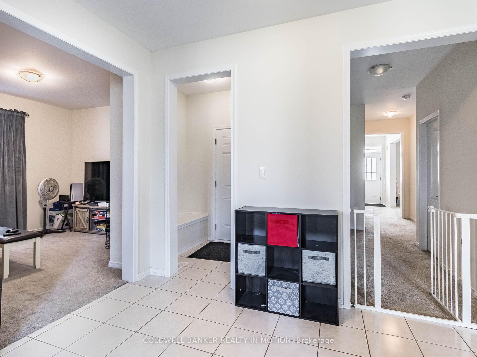 Photo 16 of 28 Esther Crescent W, Thorold, Hurricane/Merrittville — HOMEH