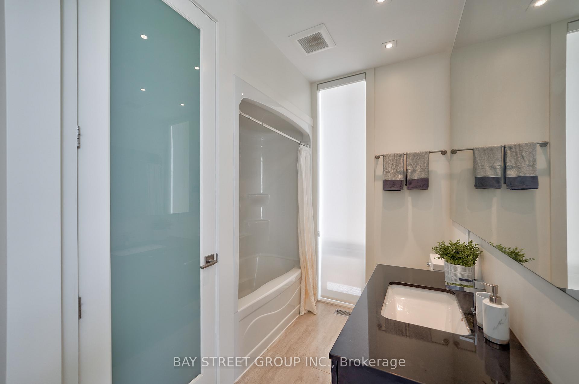 Photo 40 of 4 Beamer Court, Thorold, Confederation Heights — HOMEH