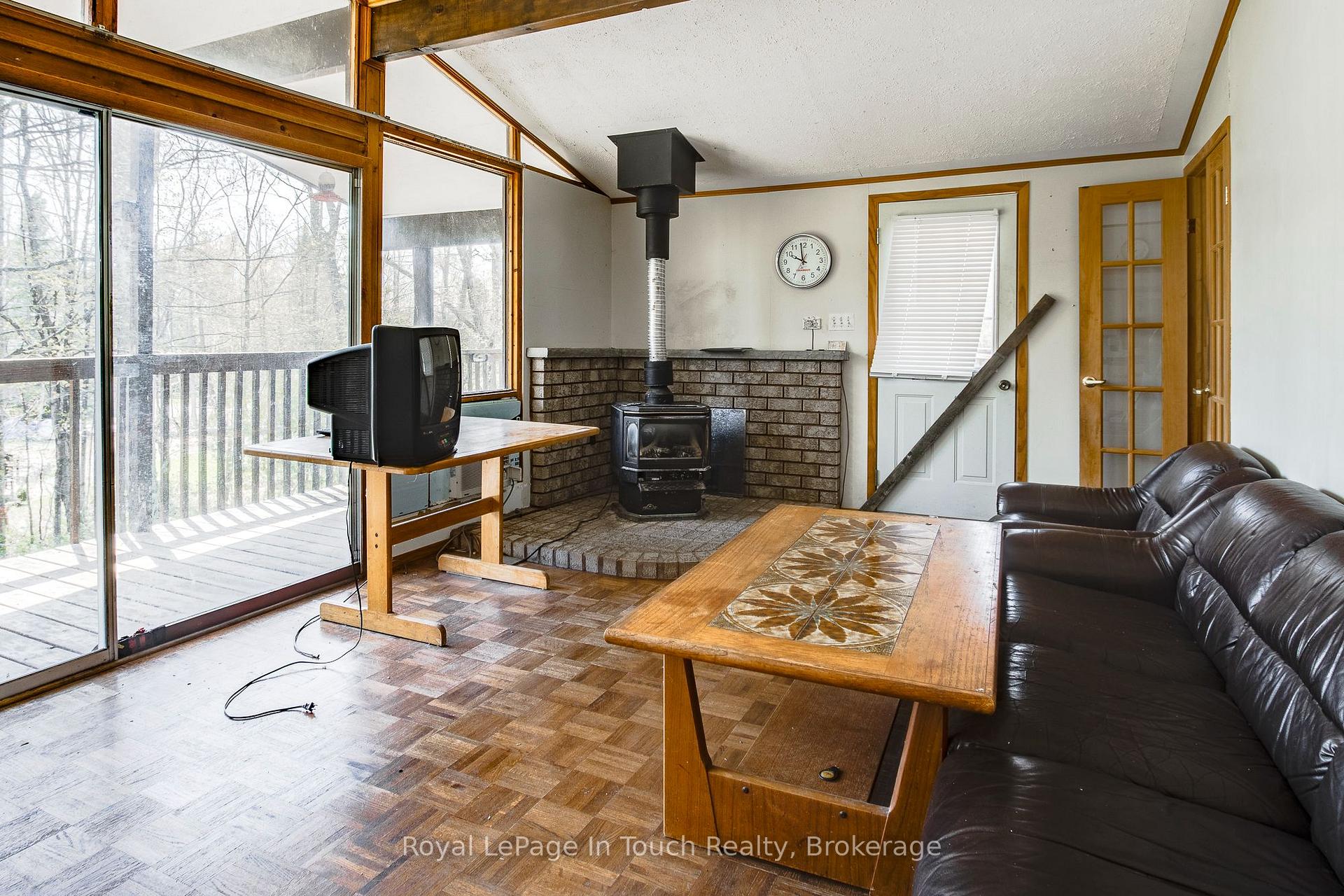 Photo 10 of 9 Joliet Crescent, Tiny, Rural Tiny — HOMEH