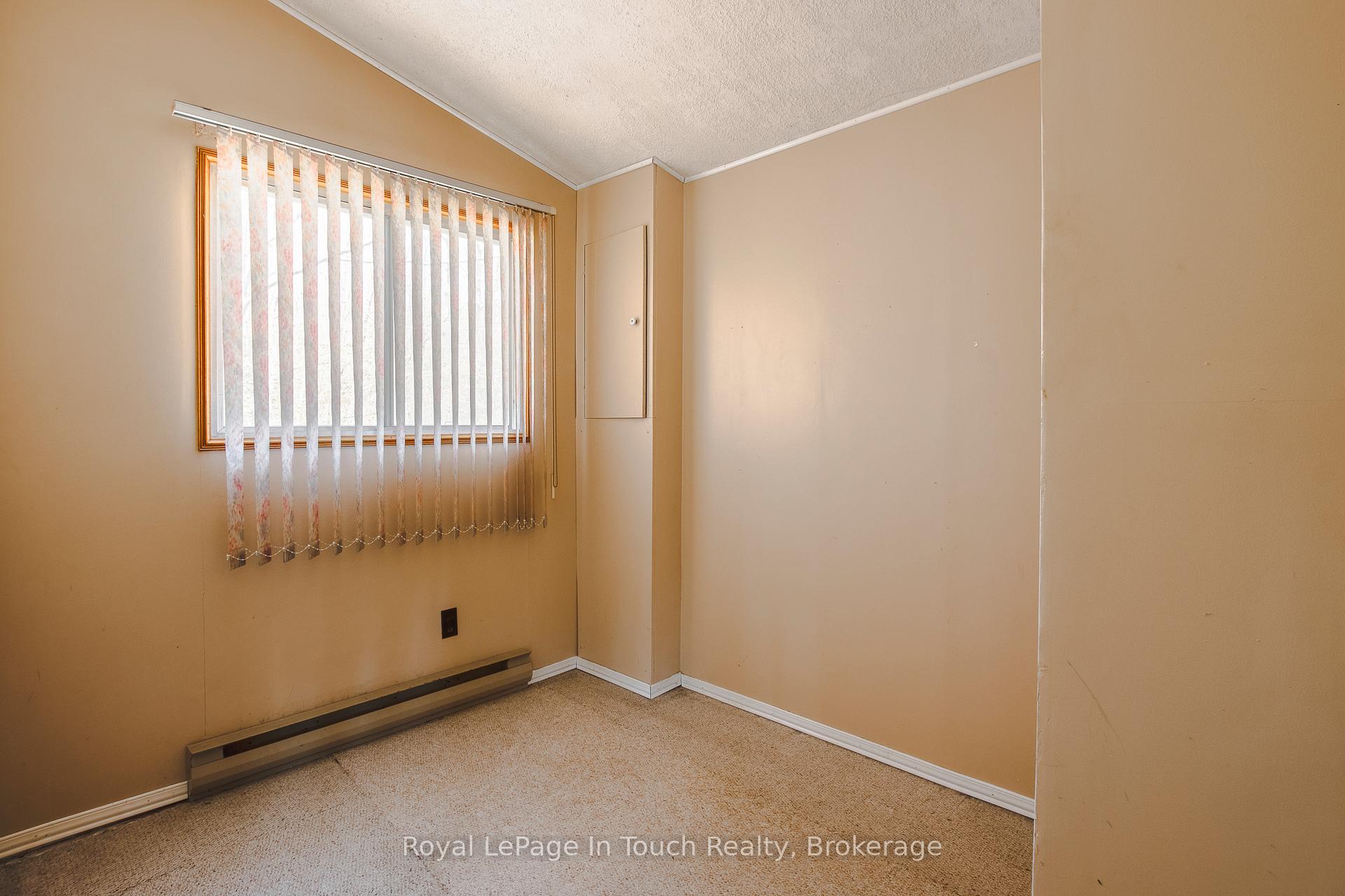 Photo 13 of 9 Joliet Crescent, Tiny, Rural Tiny — HOMEH