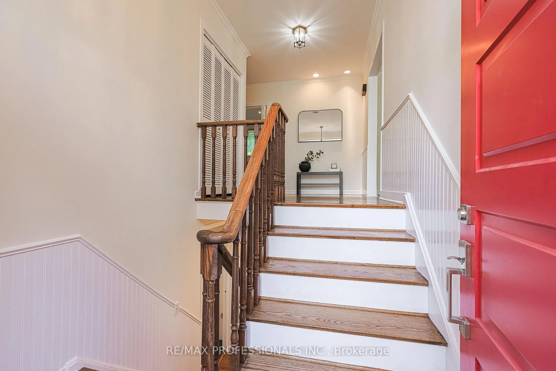 Photo 4 of 9 Donalbain Crescent, Markham, Royal Orchard — HOMEH
