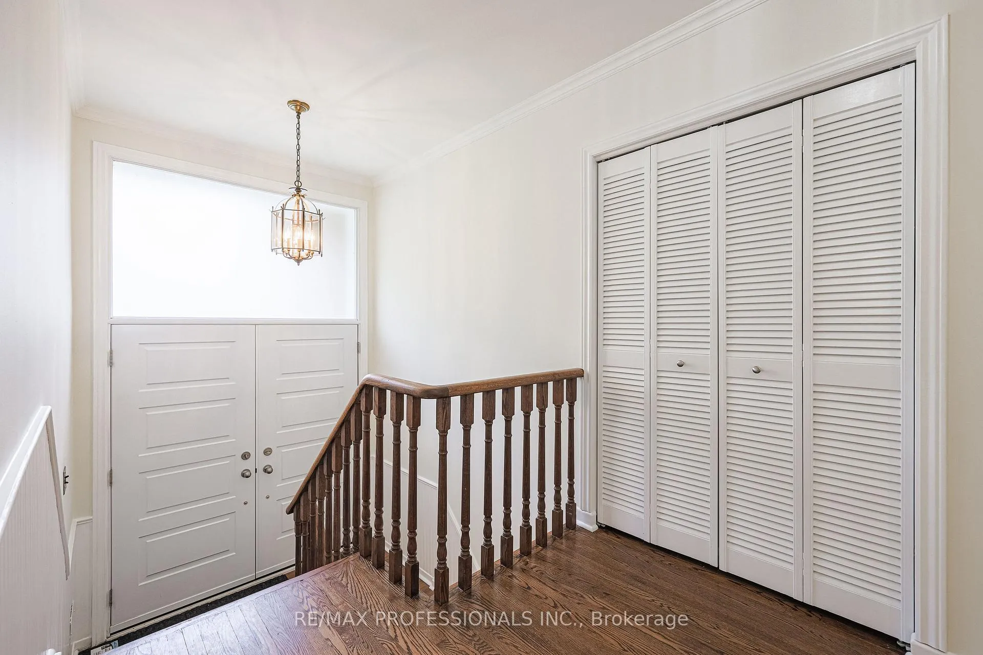 Photo 5 of 9 Donalbain Crescent, Markham, Royal Orchard — HOMEH