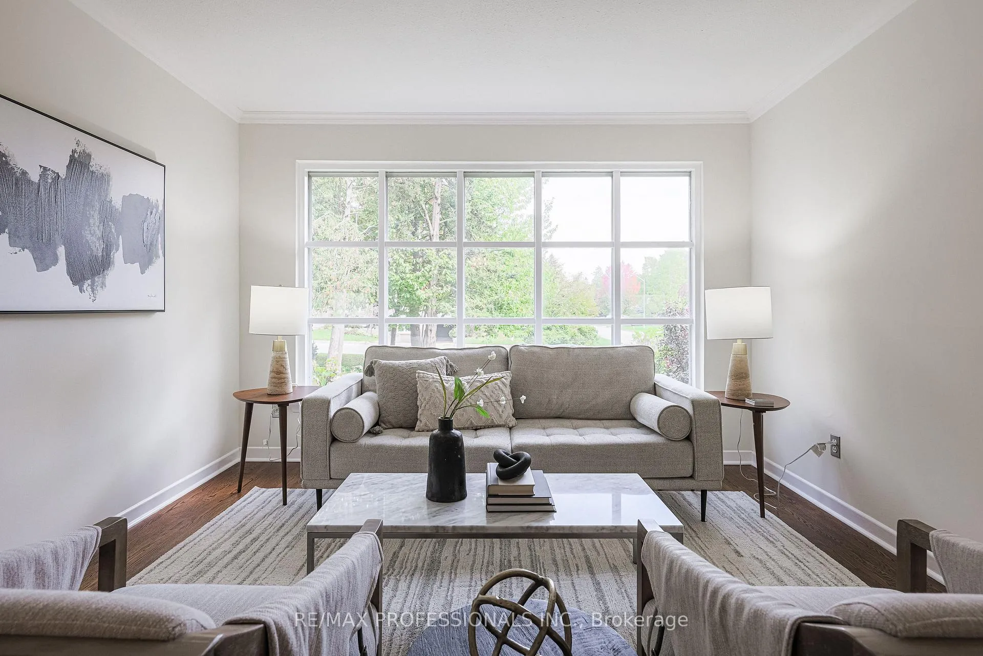 Photo 8 of 9 Donalbain Crescent, Markham, Royal Orchard — HOMEH