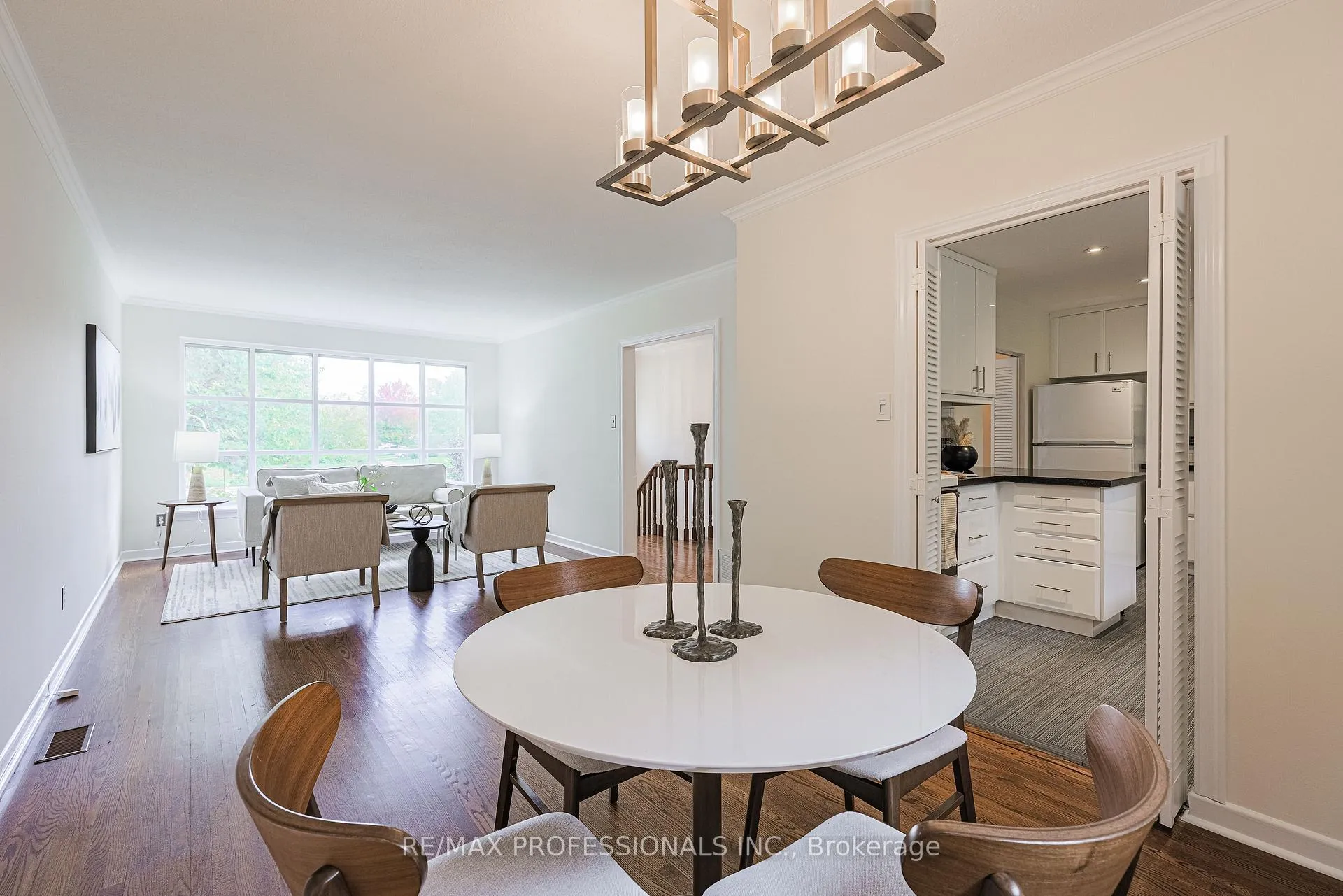 Photo 13 of 9 Donalbain Crescent, Markham, Royal Orchard — HOMEH
