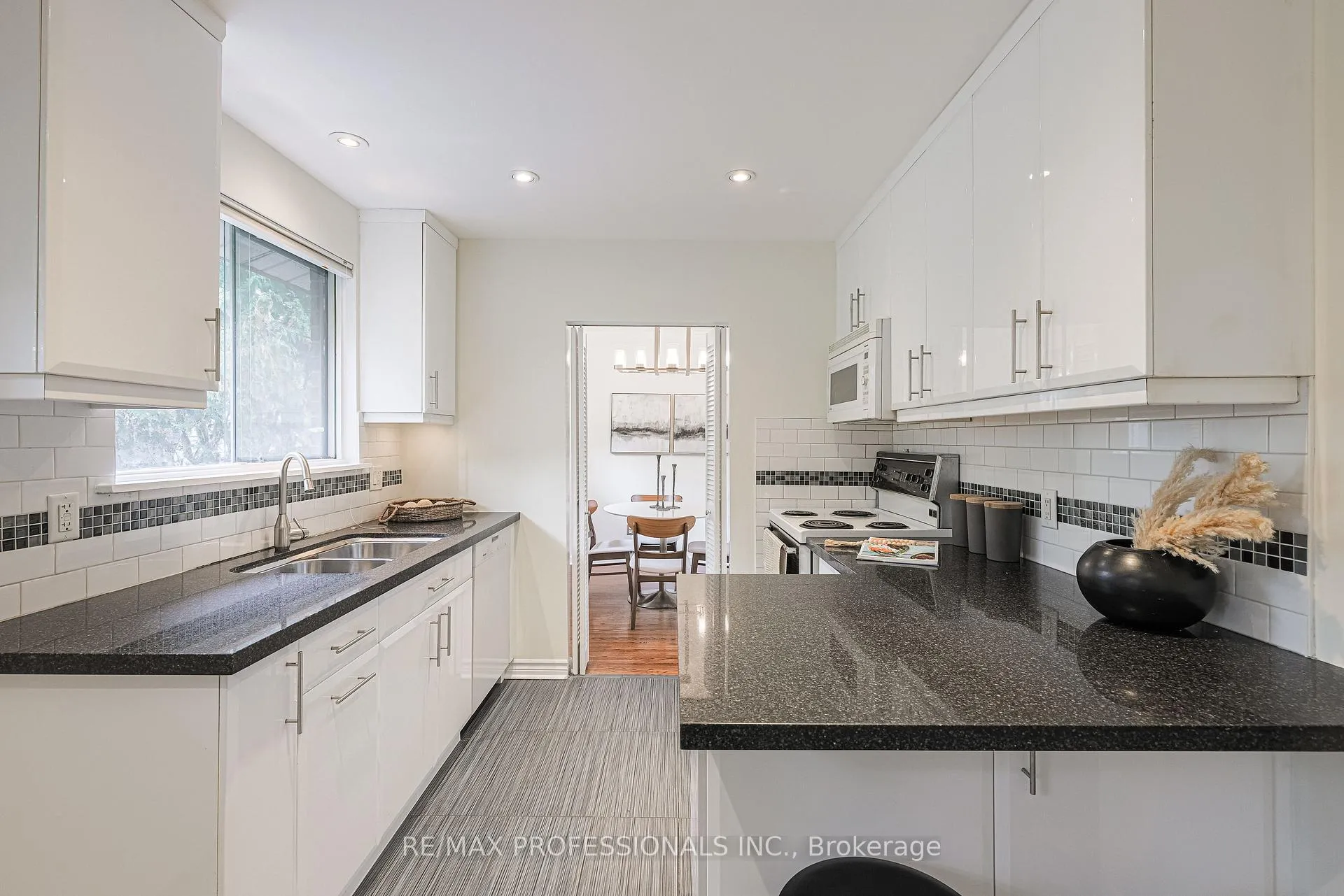 Photo 14 of 9 Donalbain Crescent, Markham, Royal Orchard — HOMEH