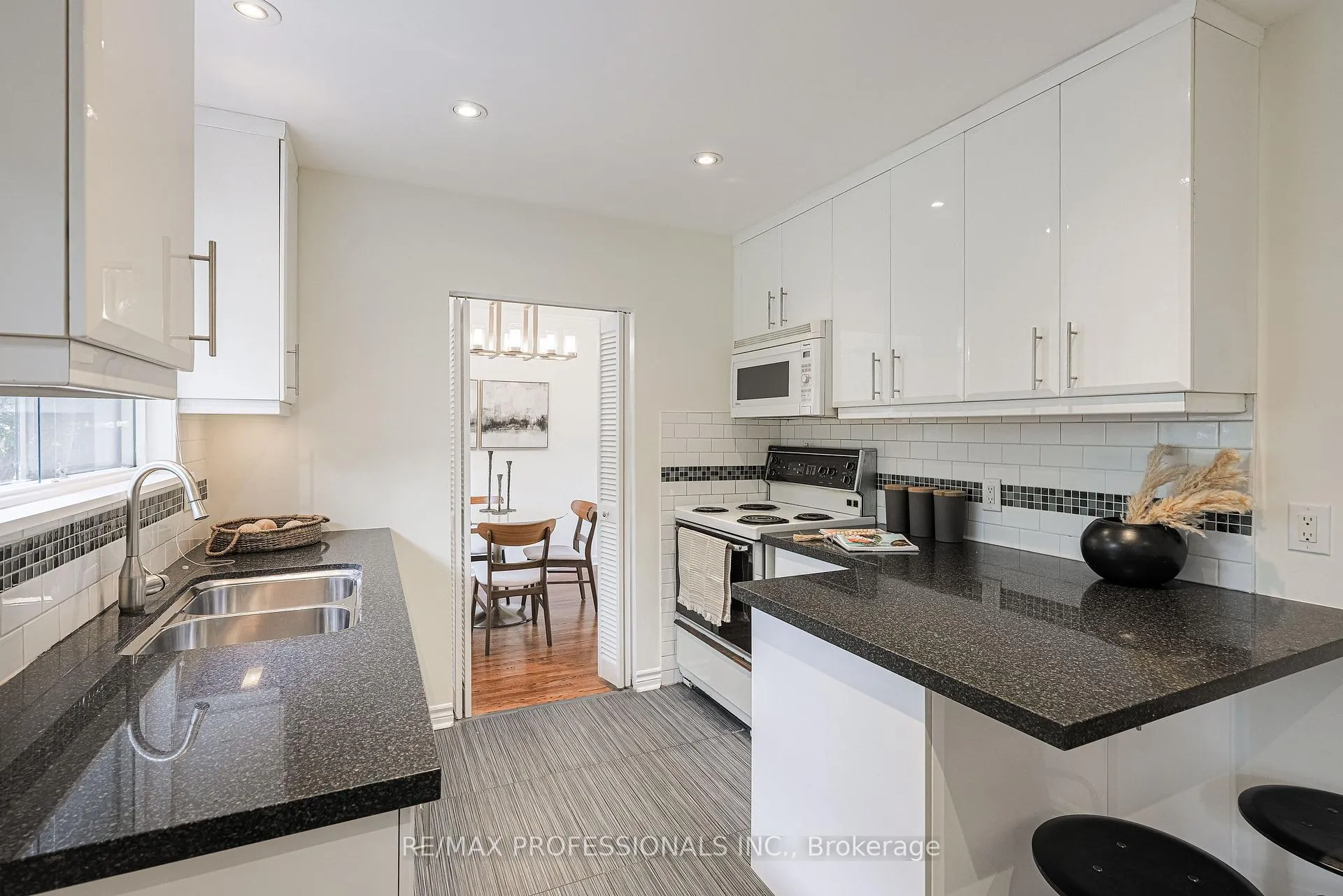 Photo 15 of 9 Donalbain Crescent, Markham, Royal Orchard — HOMEH