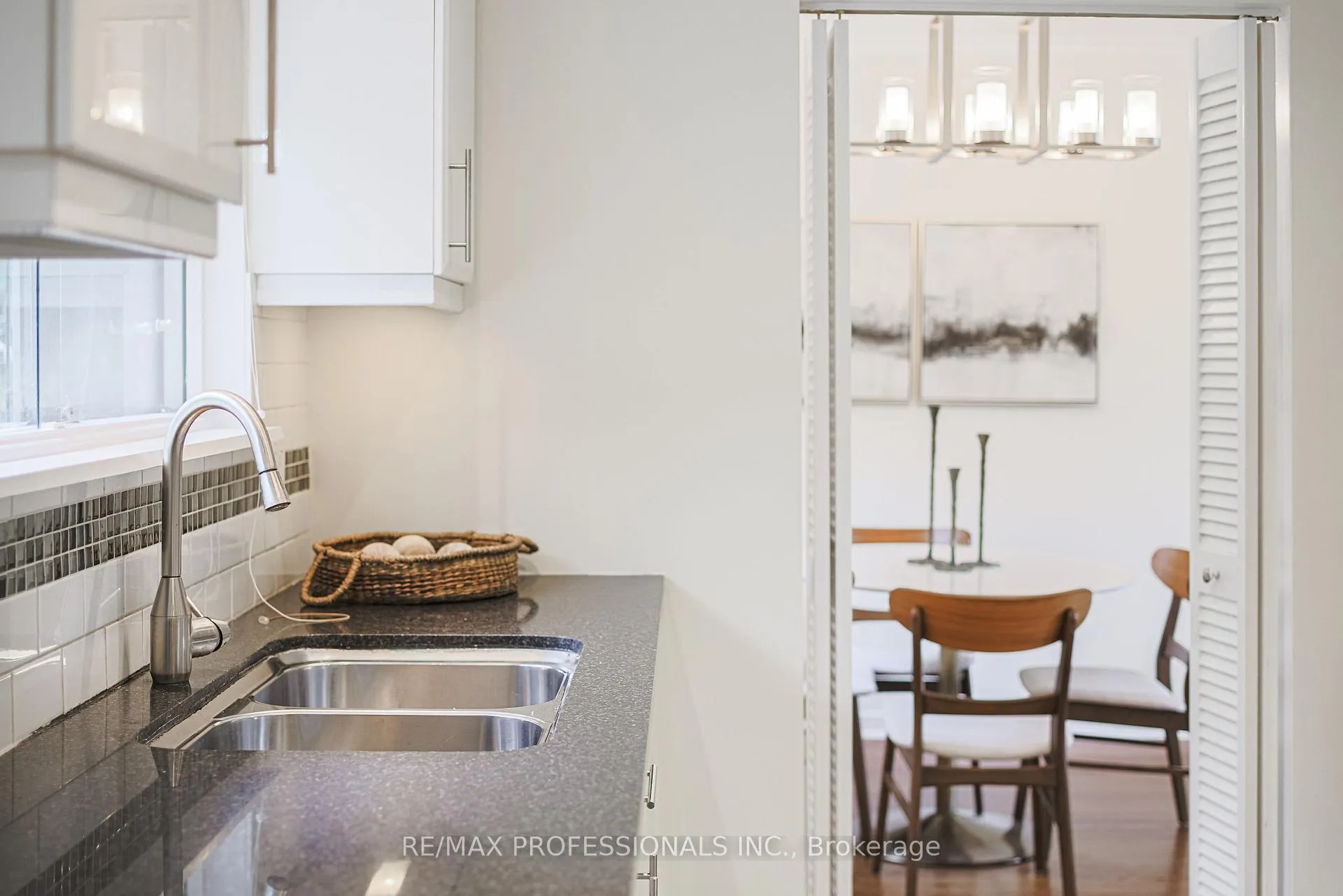 Photo 16 of 9 Donalbain Crescent, Markham, Royal Orchard — HOMEH